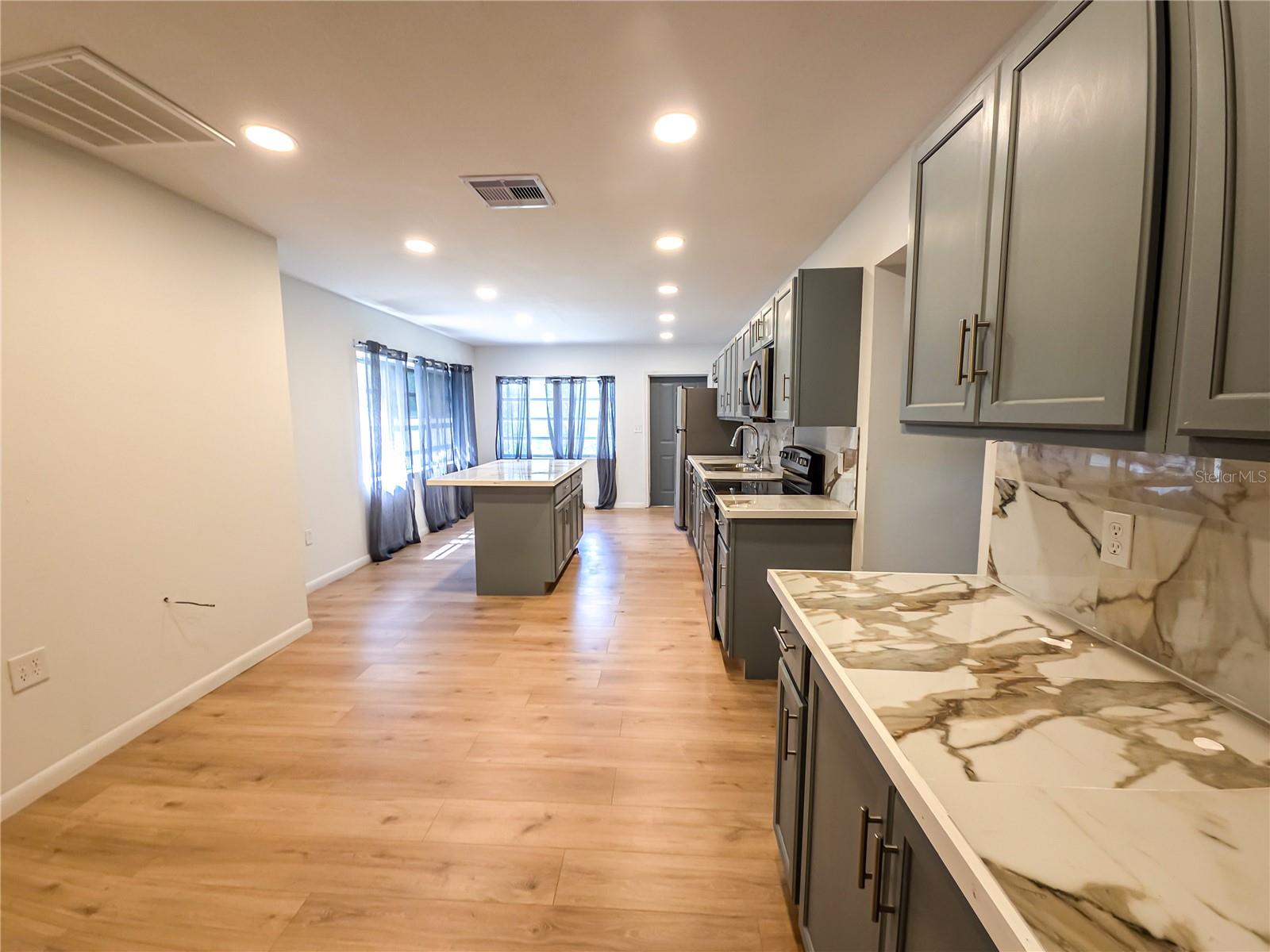 GOLDEN AGE VILLAS - Residential