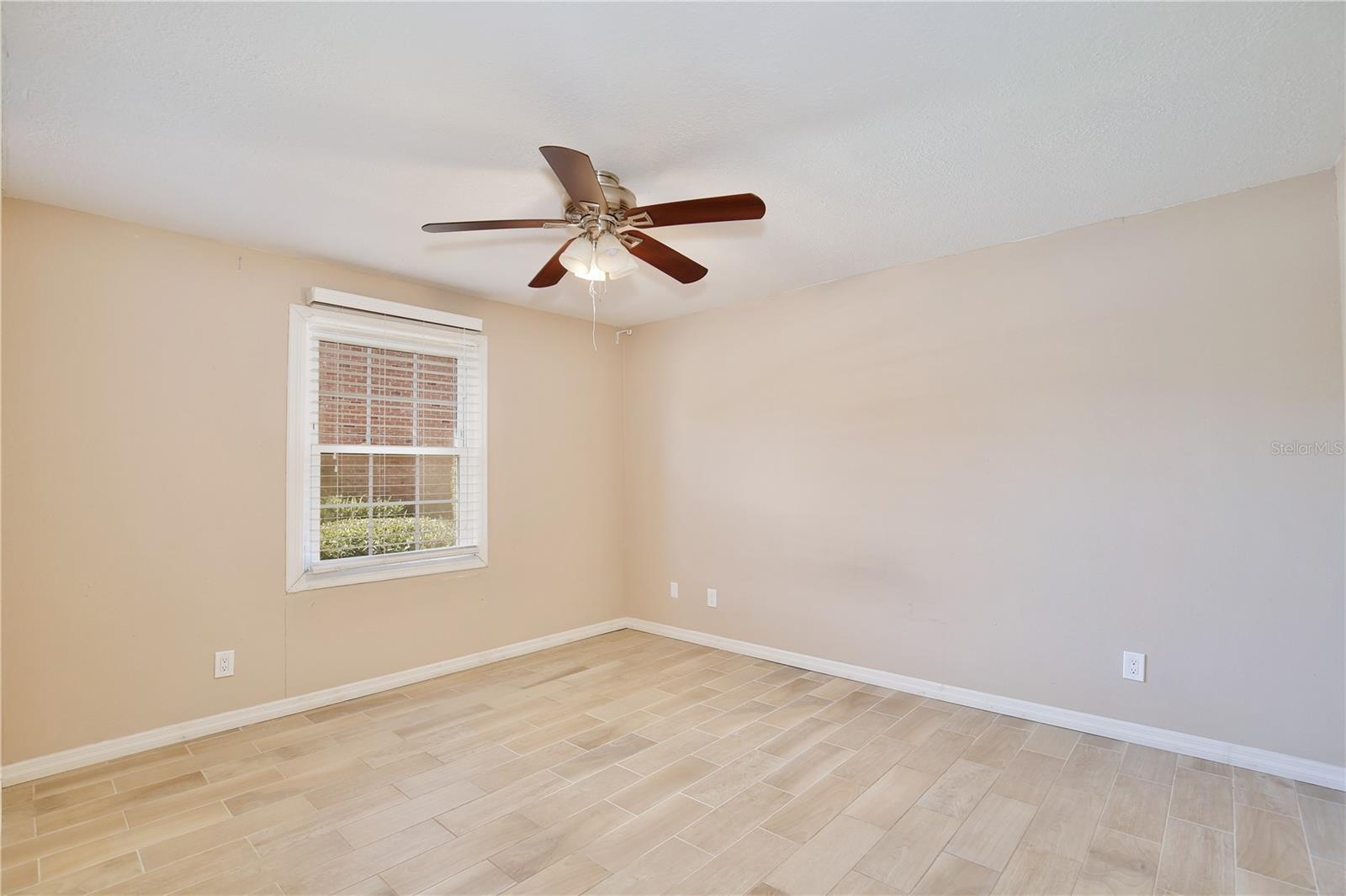 LAKE HOWELL ARMS CONDO - Residential
