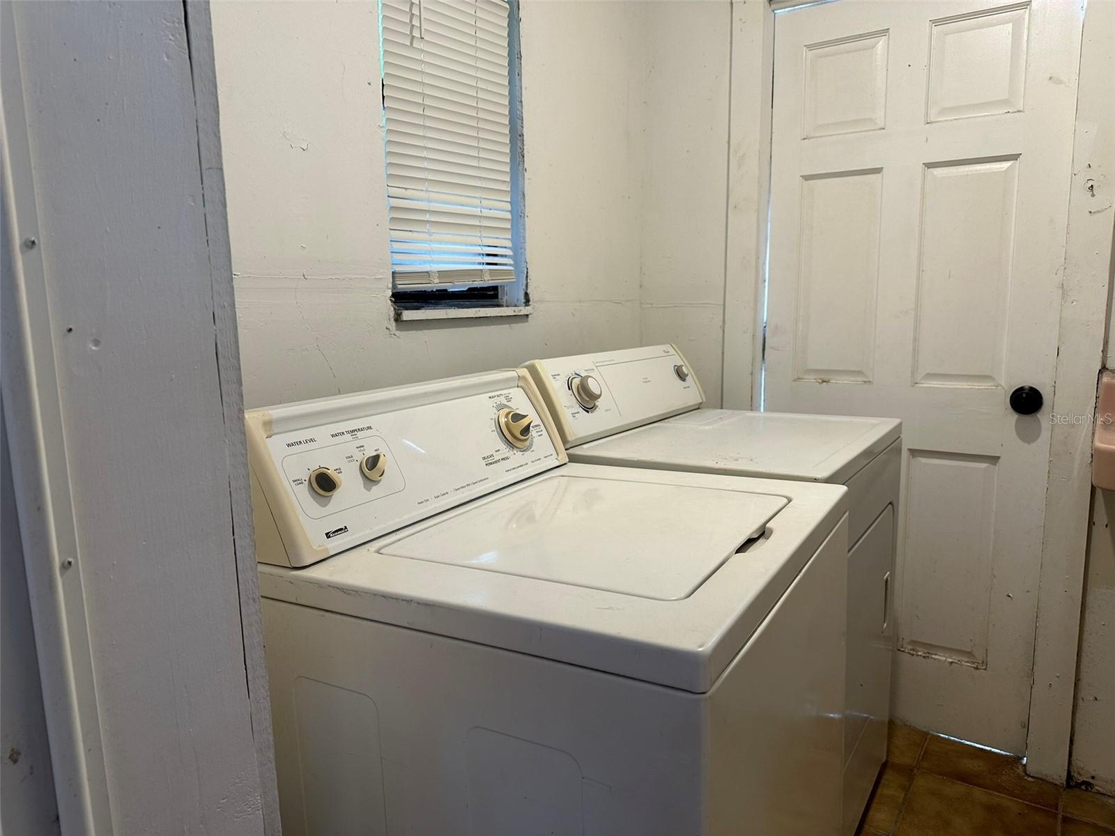 WASHINGTON TERRACE - Residential Lease