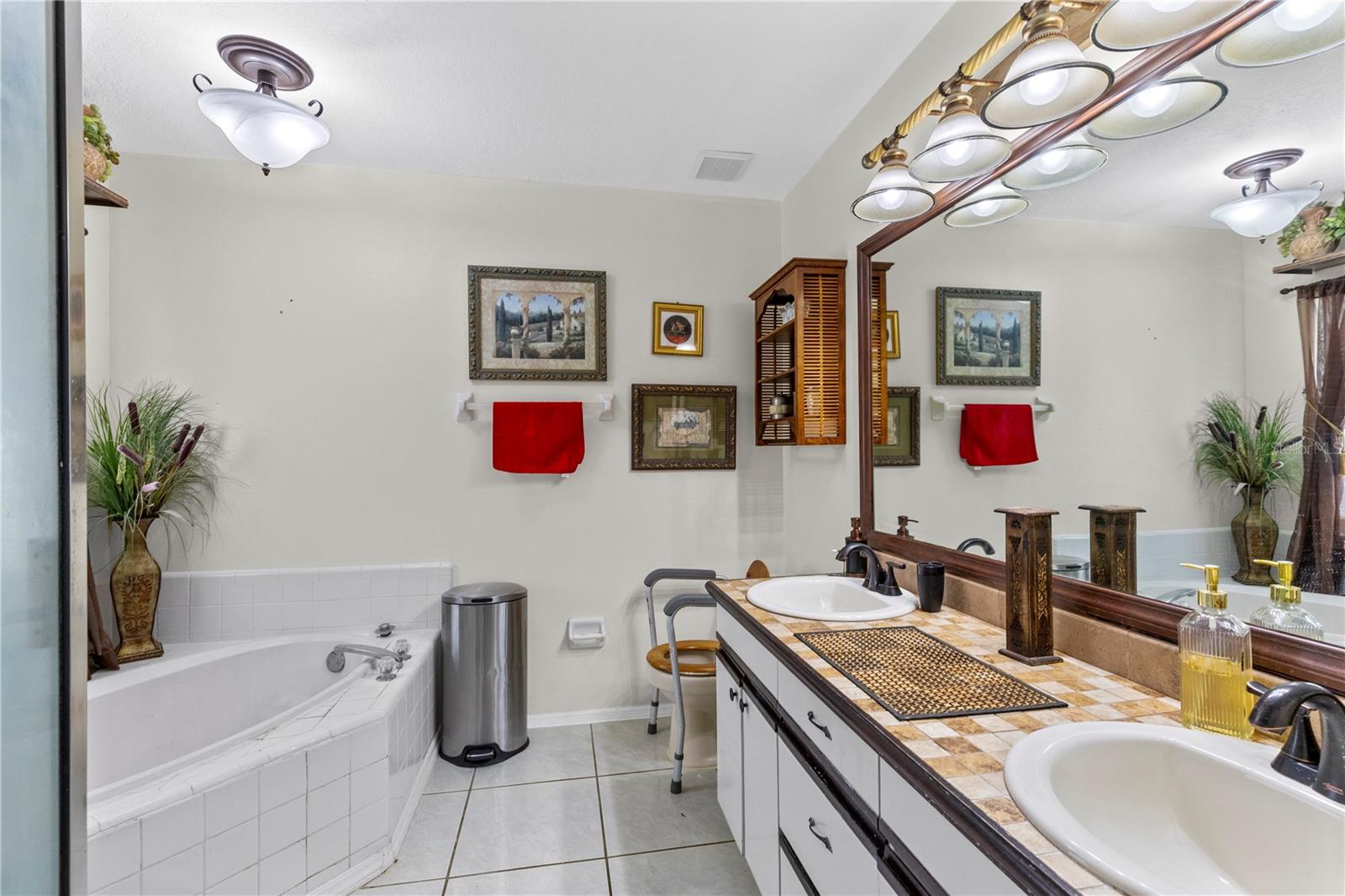 ERIC ESTATES - Residential