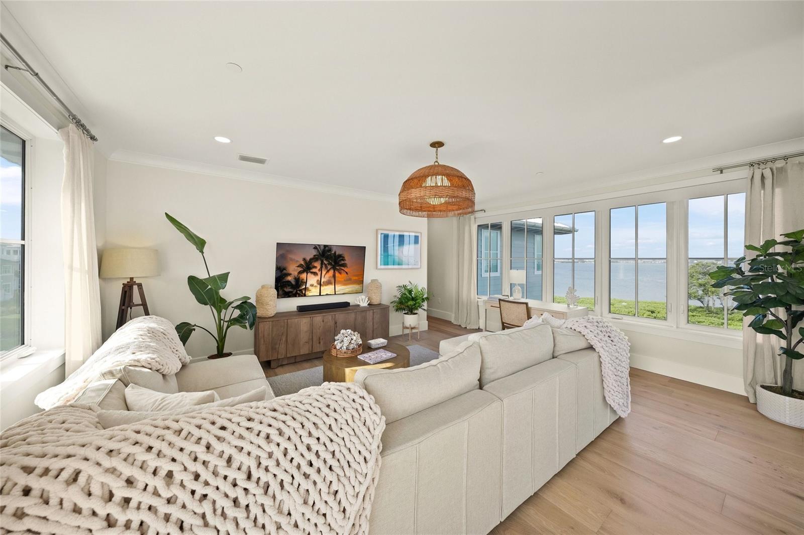 HARBOR SOUND - Residential