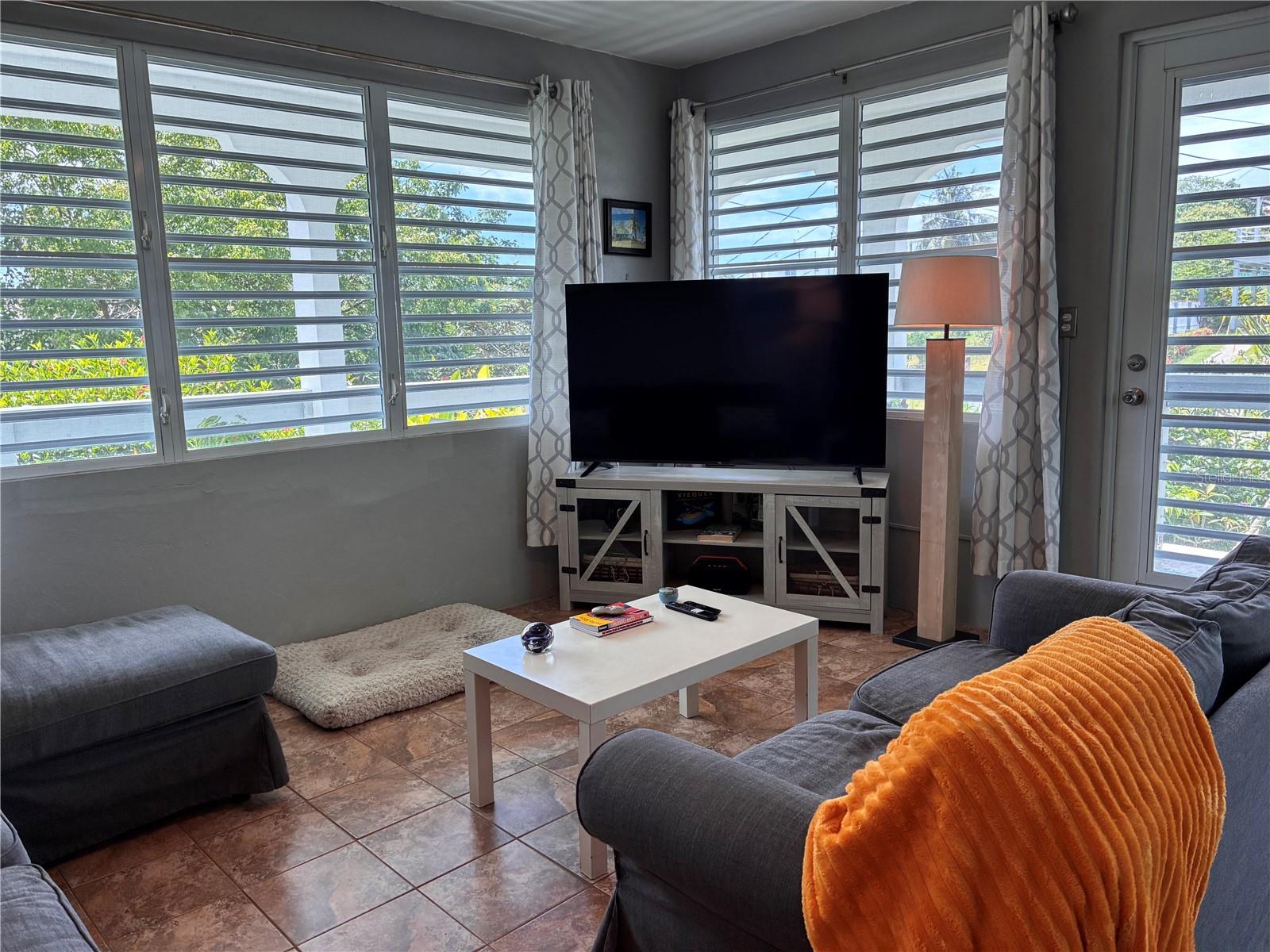 BRAVOS DE BOSTON - Residential