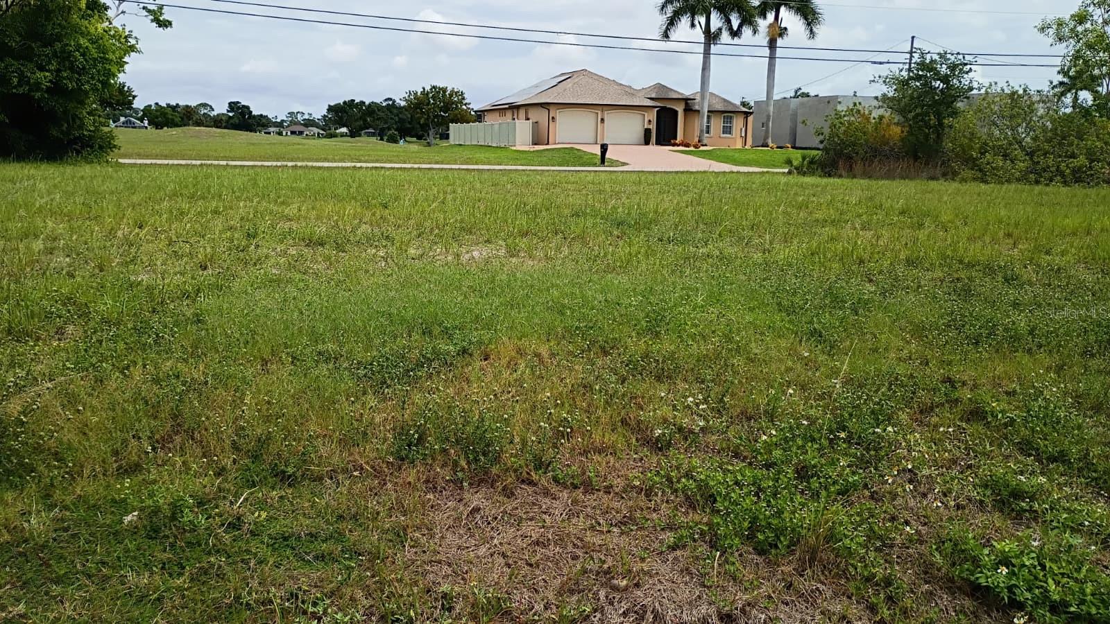 CAPE CORAL - Land