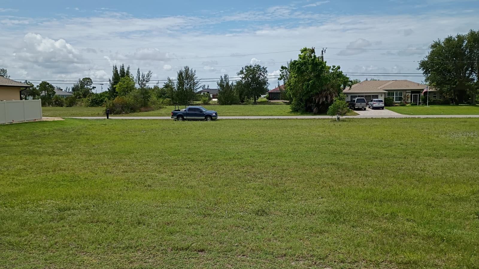CAPE CORAL - Land
