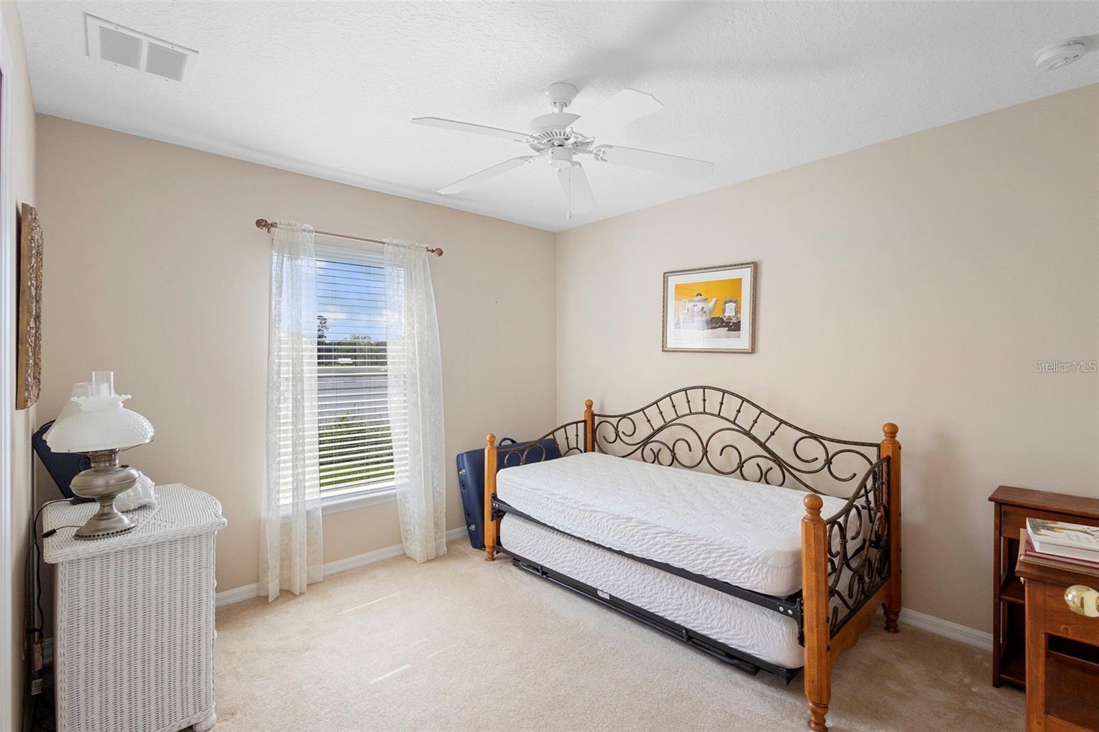 TWIN LAKES AT DELTONA UNIT 02 - Residential Lease
