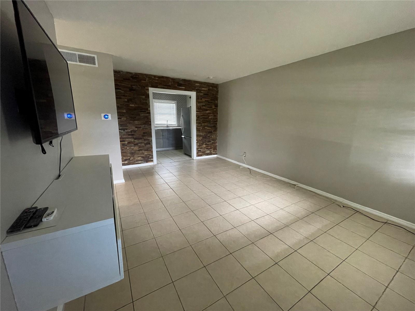 RICHMOND ESTATES - Residential Lease