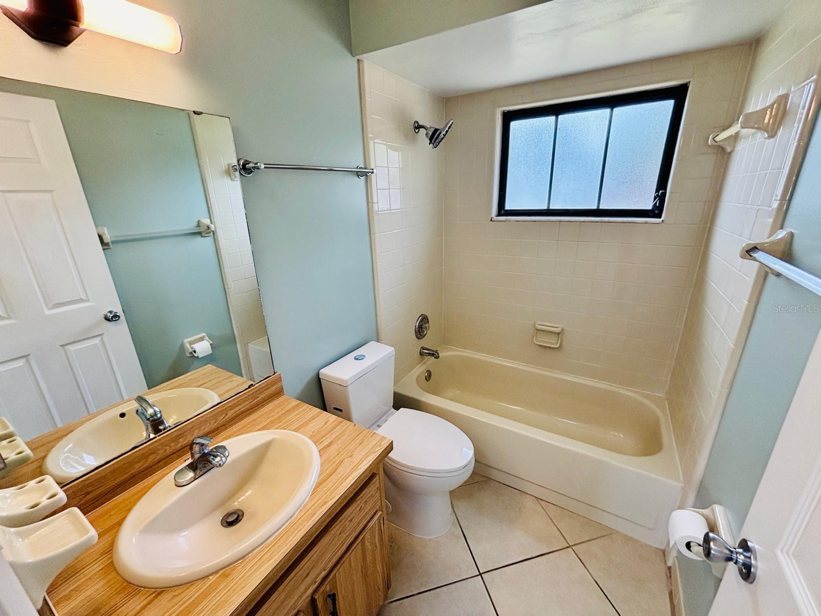 ARBOR RIDGE WEST - Residential Lease