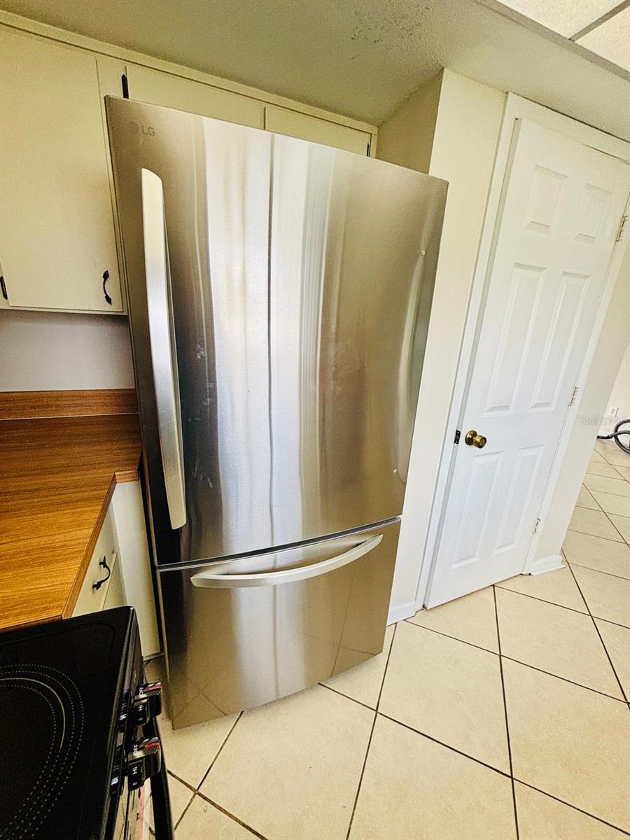 ARBOR RIDGE WEST - Residential Lease