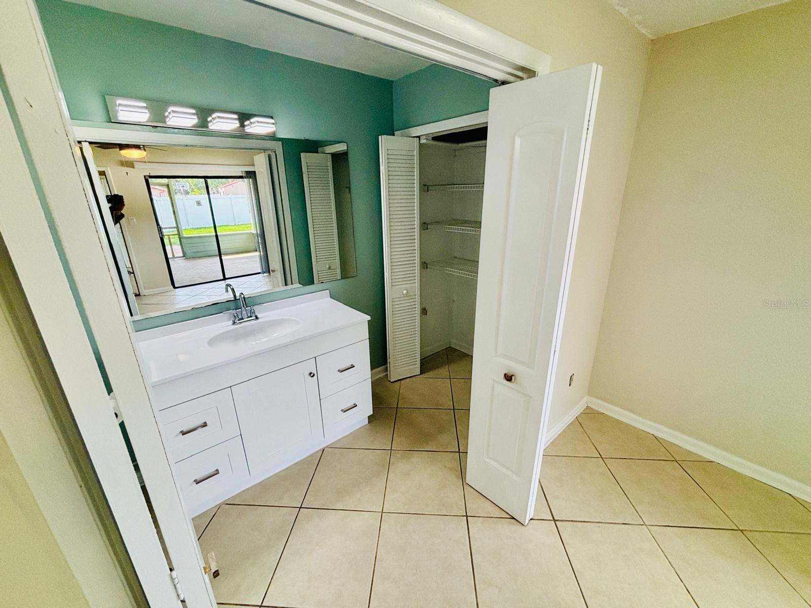 ARBOR RIDGE WEST - Residential Lease