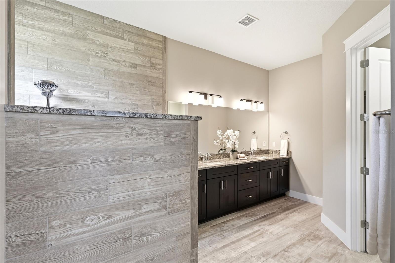 VERANO AT VENETIAN BAY - Residential