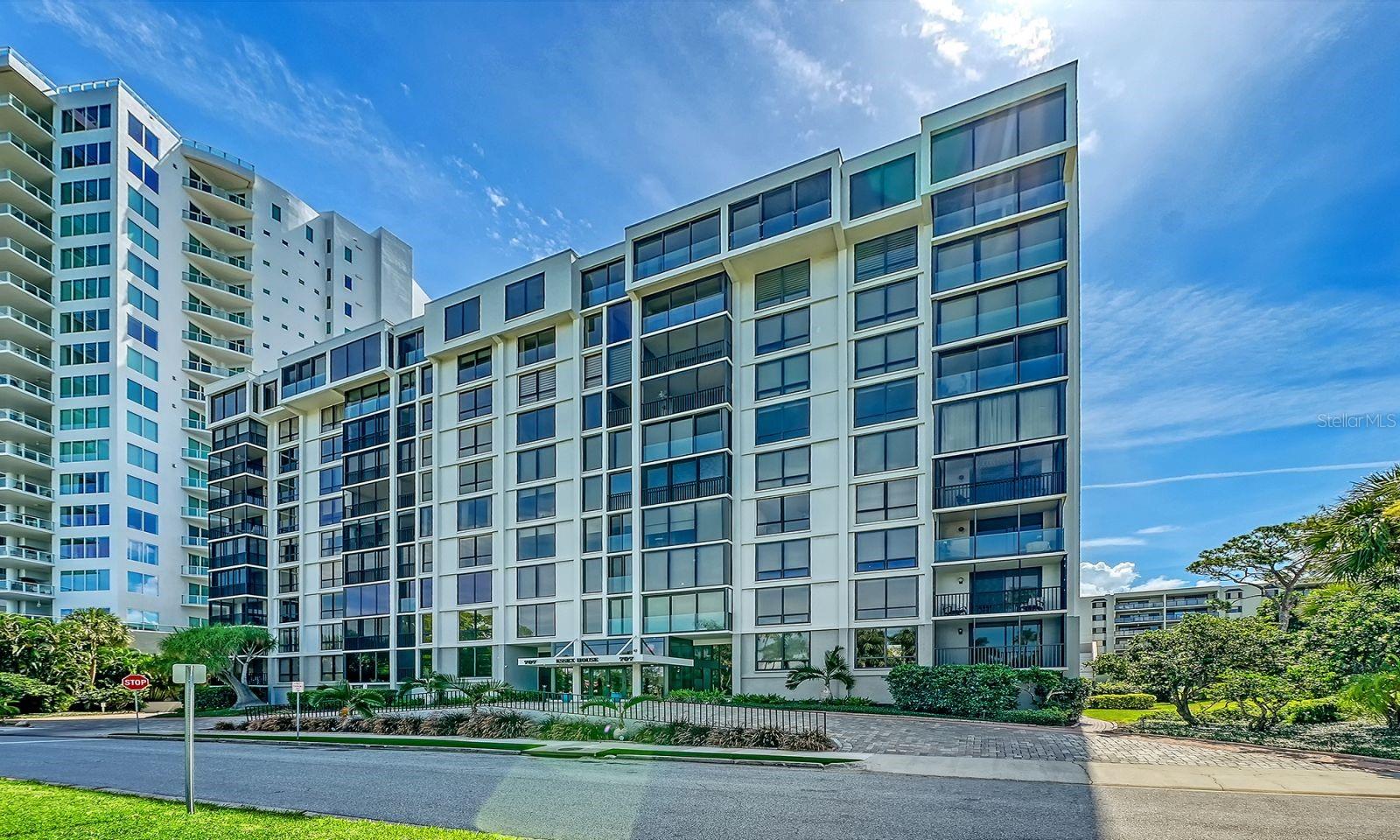 ESSEX HOUSE - Residential
