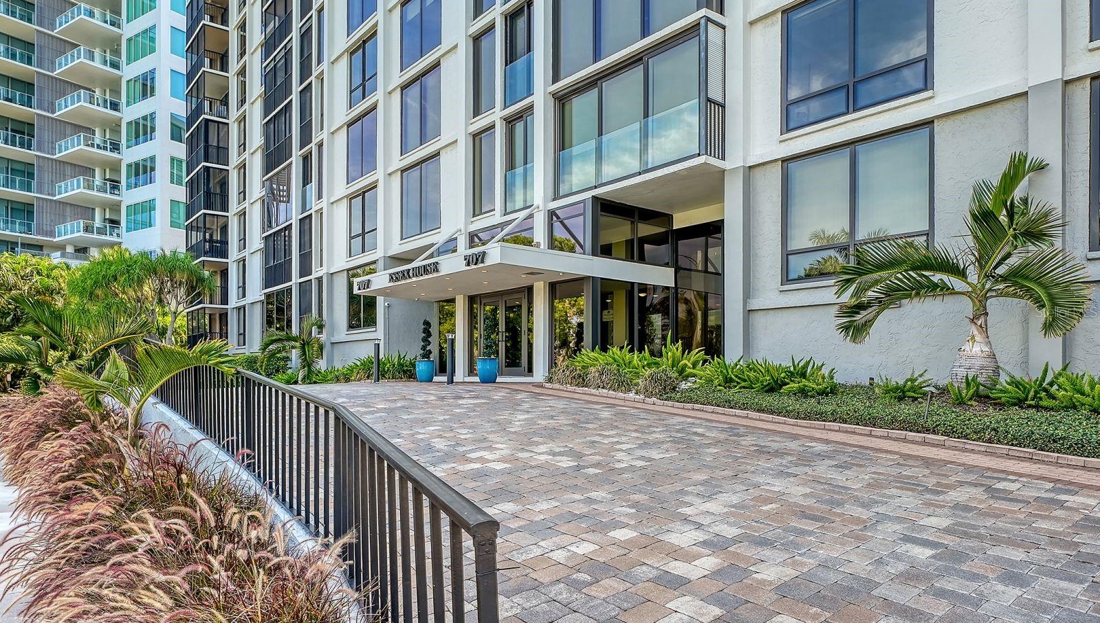 ESSEX HOUSE - Residential