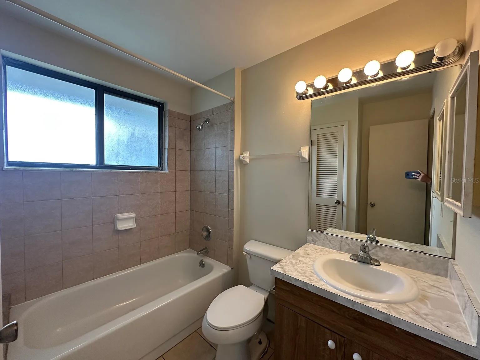 PARK LAKE 03 02 AMD - Residential Lease