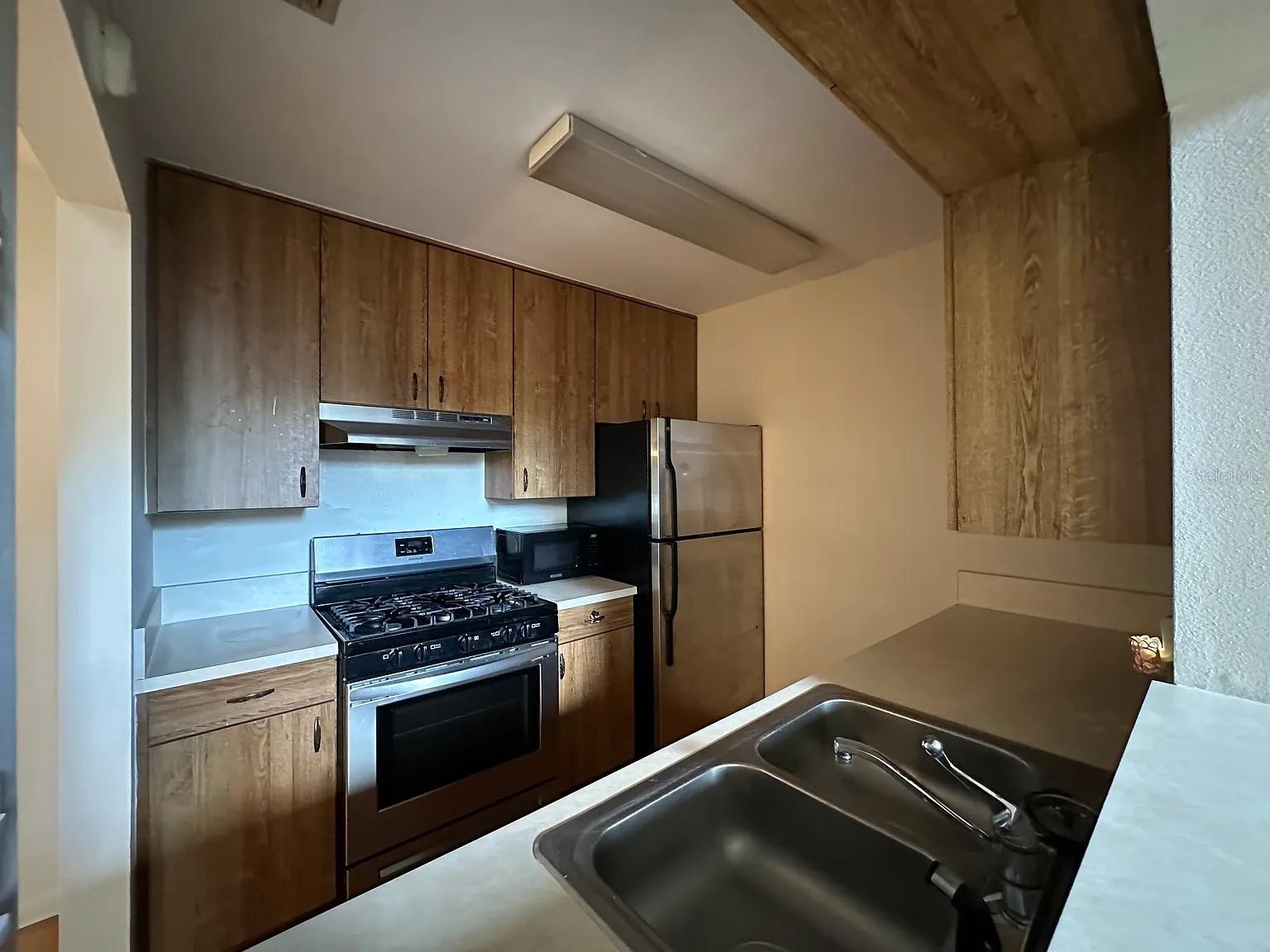 PARK LAKE 03 02 AMD - Residential Lease
