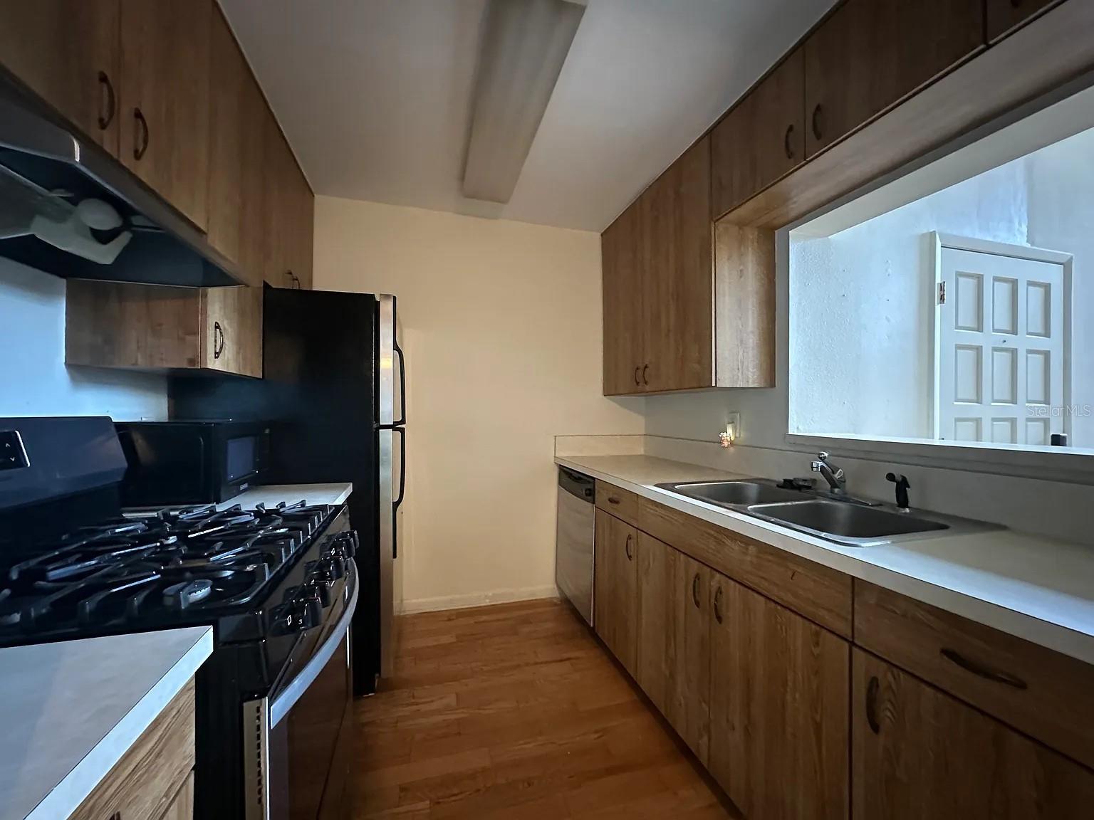 PARK LAKE 03 02 AMD - Residential Lease