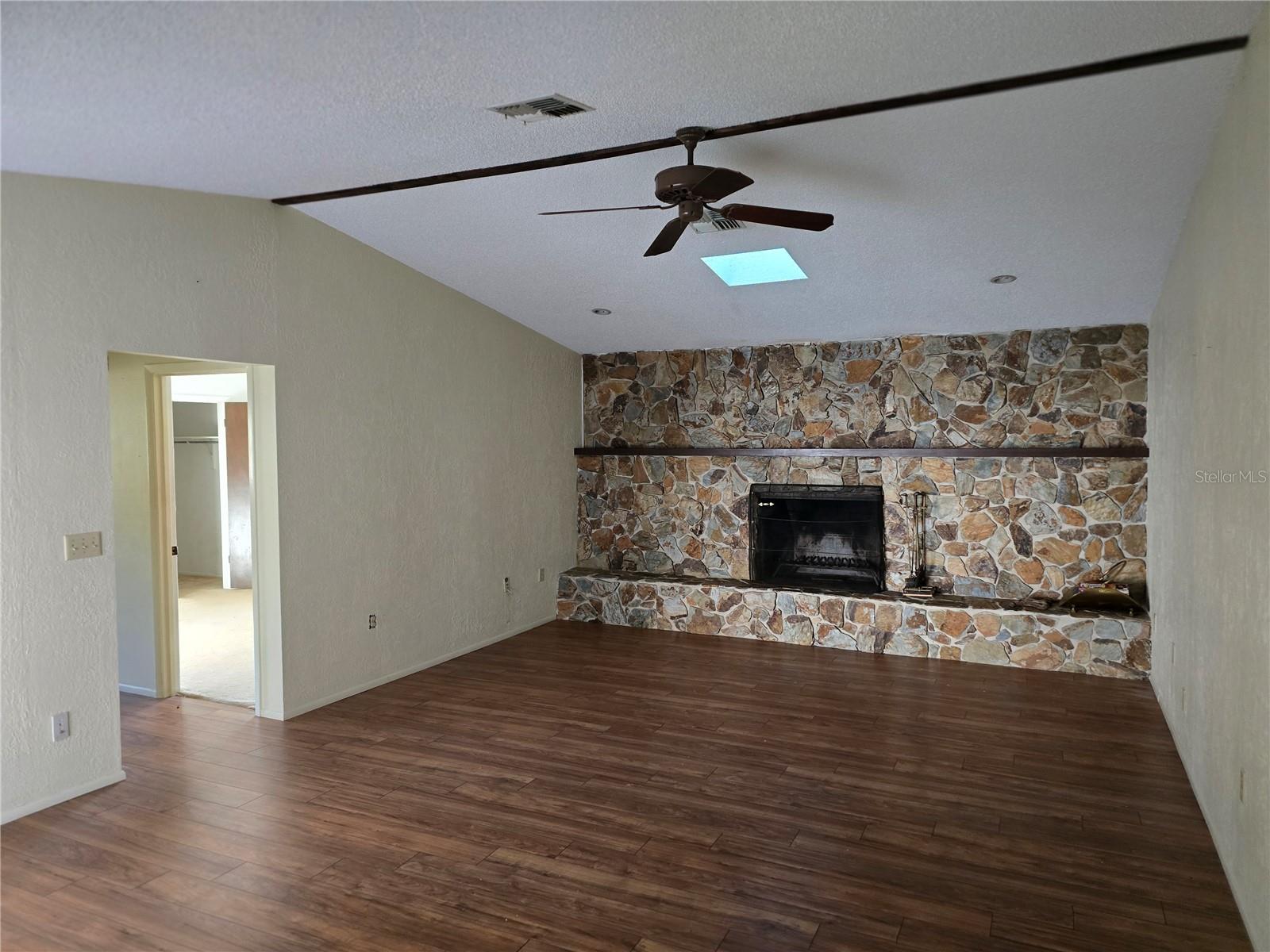 HARBOR WOODS - Residential