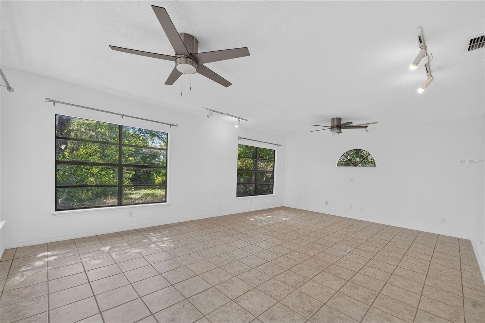 DELTONA LAKES UNIT 32 - Residential