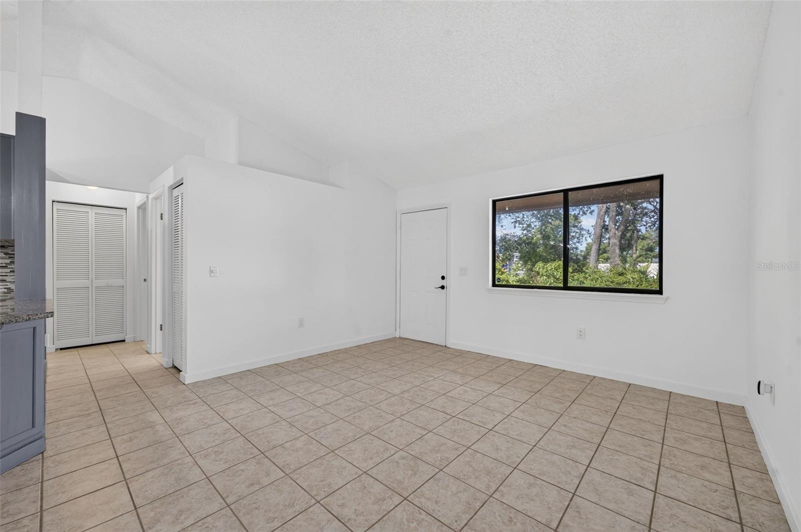 DELTONA LAKES UNIT 32 - Residential