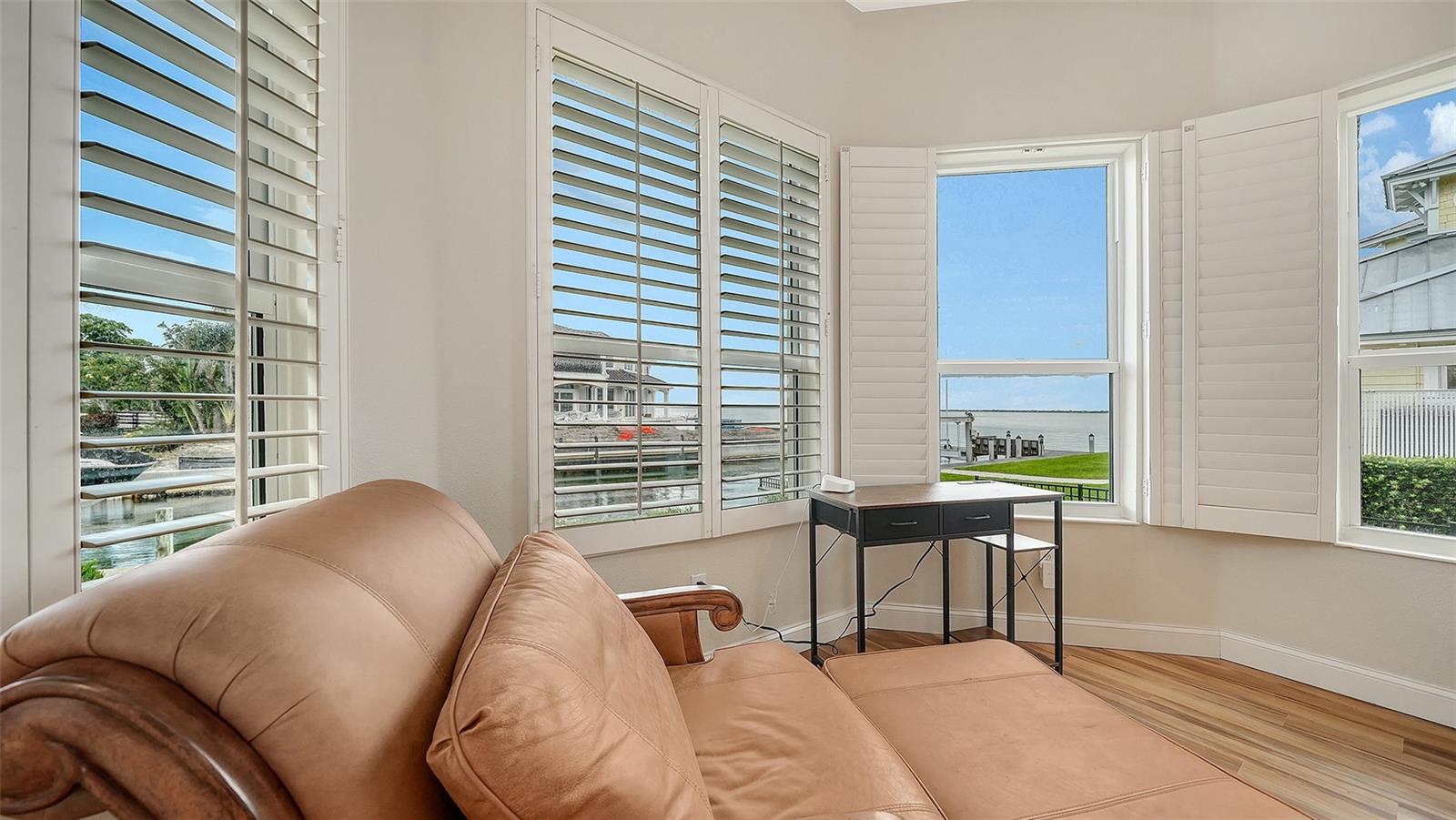 COUNTRY CLUB SHORES - Residential
