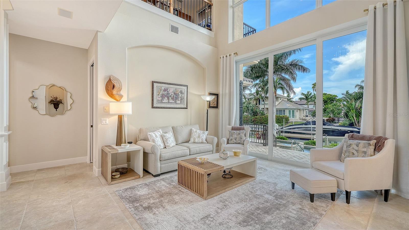 COUNTRY CLUB SHORES - Residential