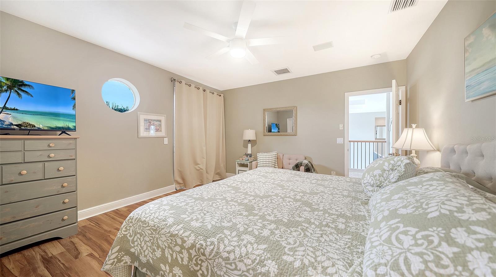 COUNTRY CLUB SHORES - Residential