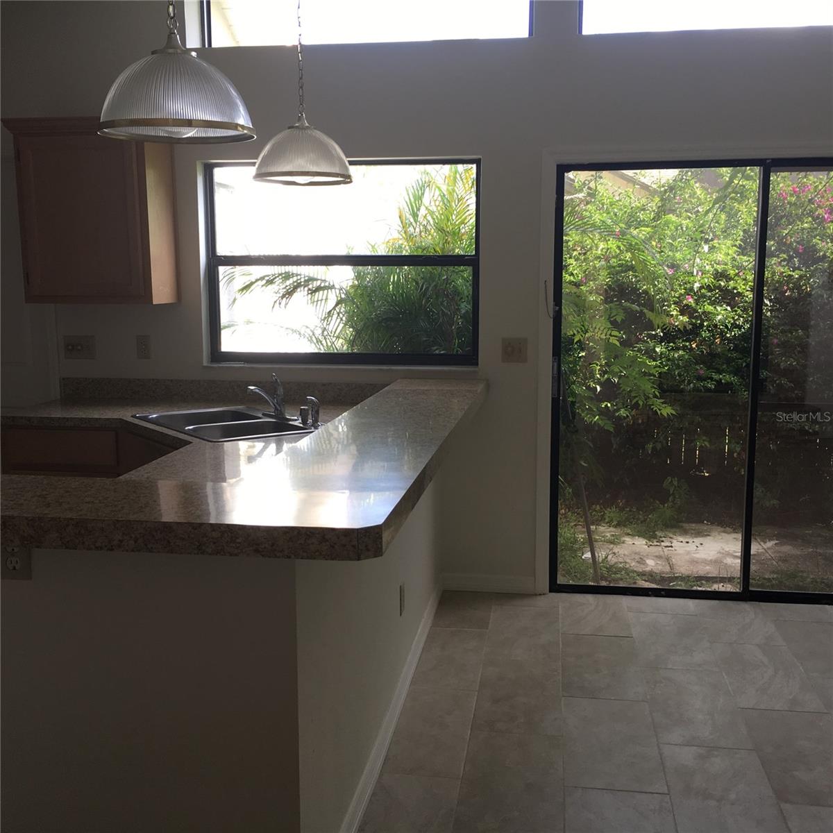 DELTONA LAKES UNIT 09 - Residential Lease
