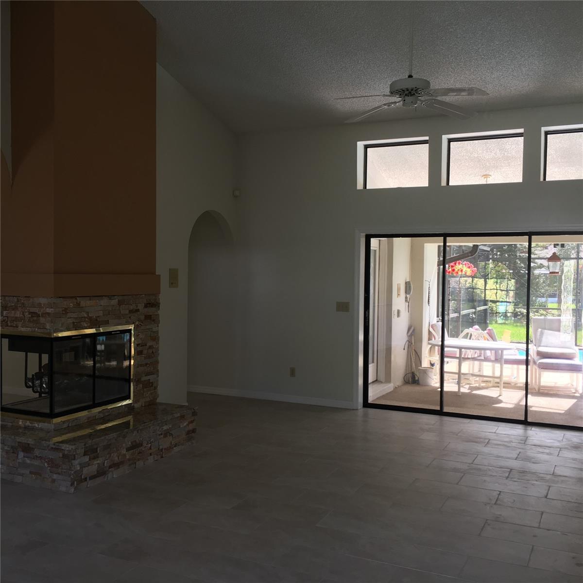 DELTONA LAKES UNIT 09 - Residential Lease