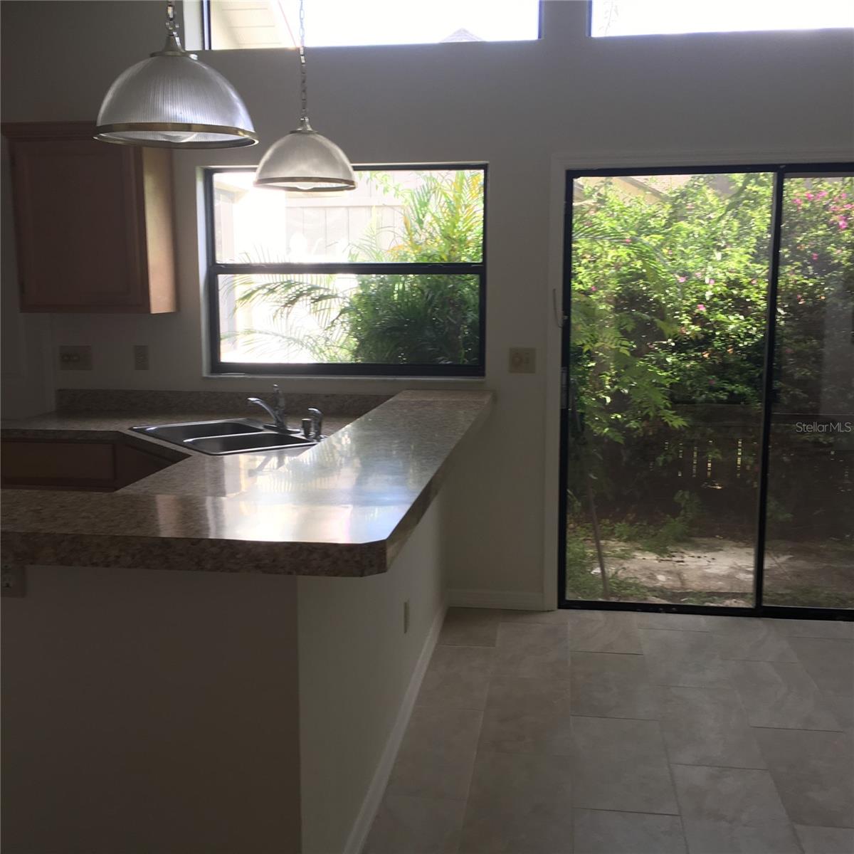 DELTONA LAKES UNIT 09 - Residential Lease