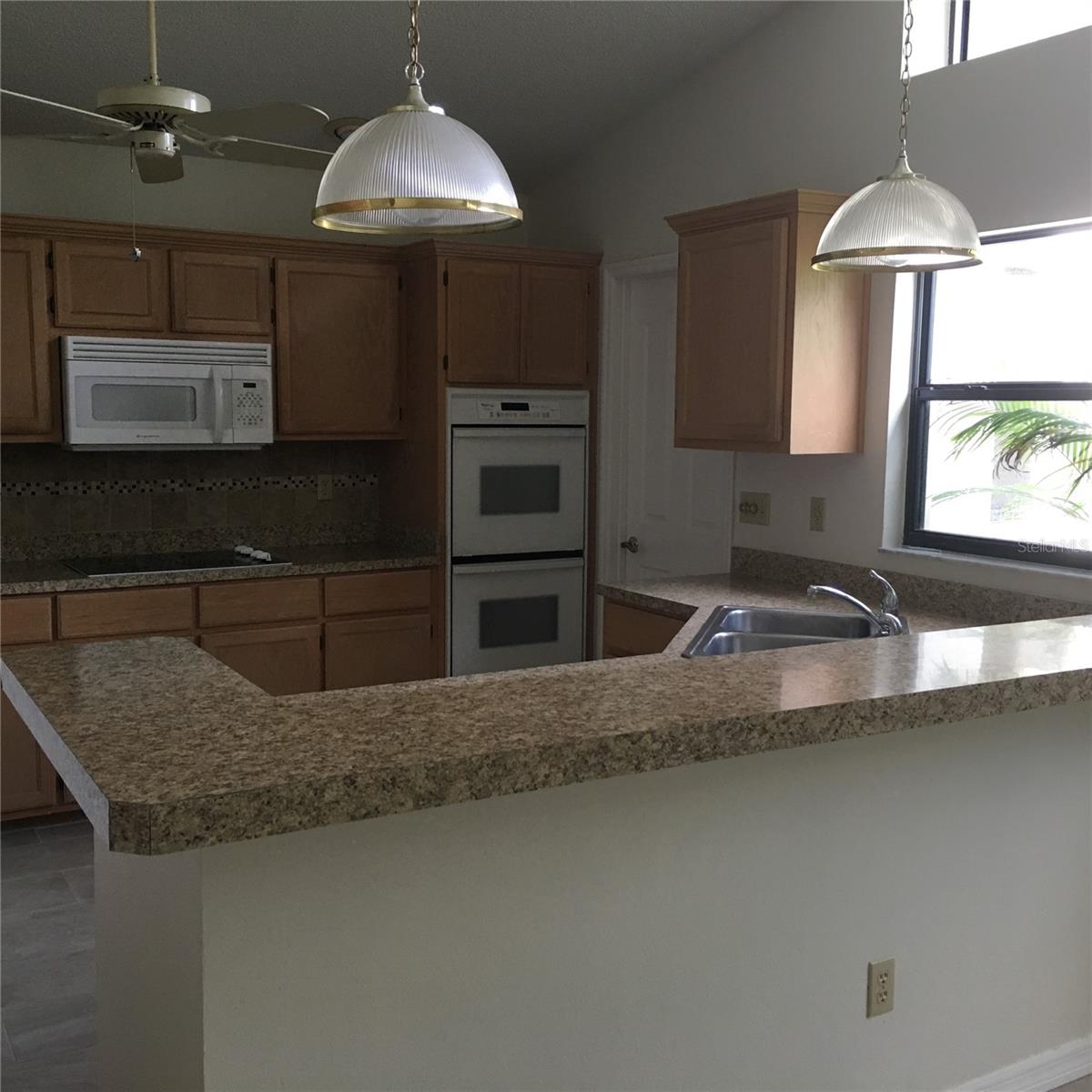 DELTONA LAKES UNIT 09 - Residential Lease