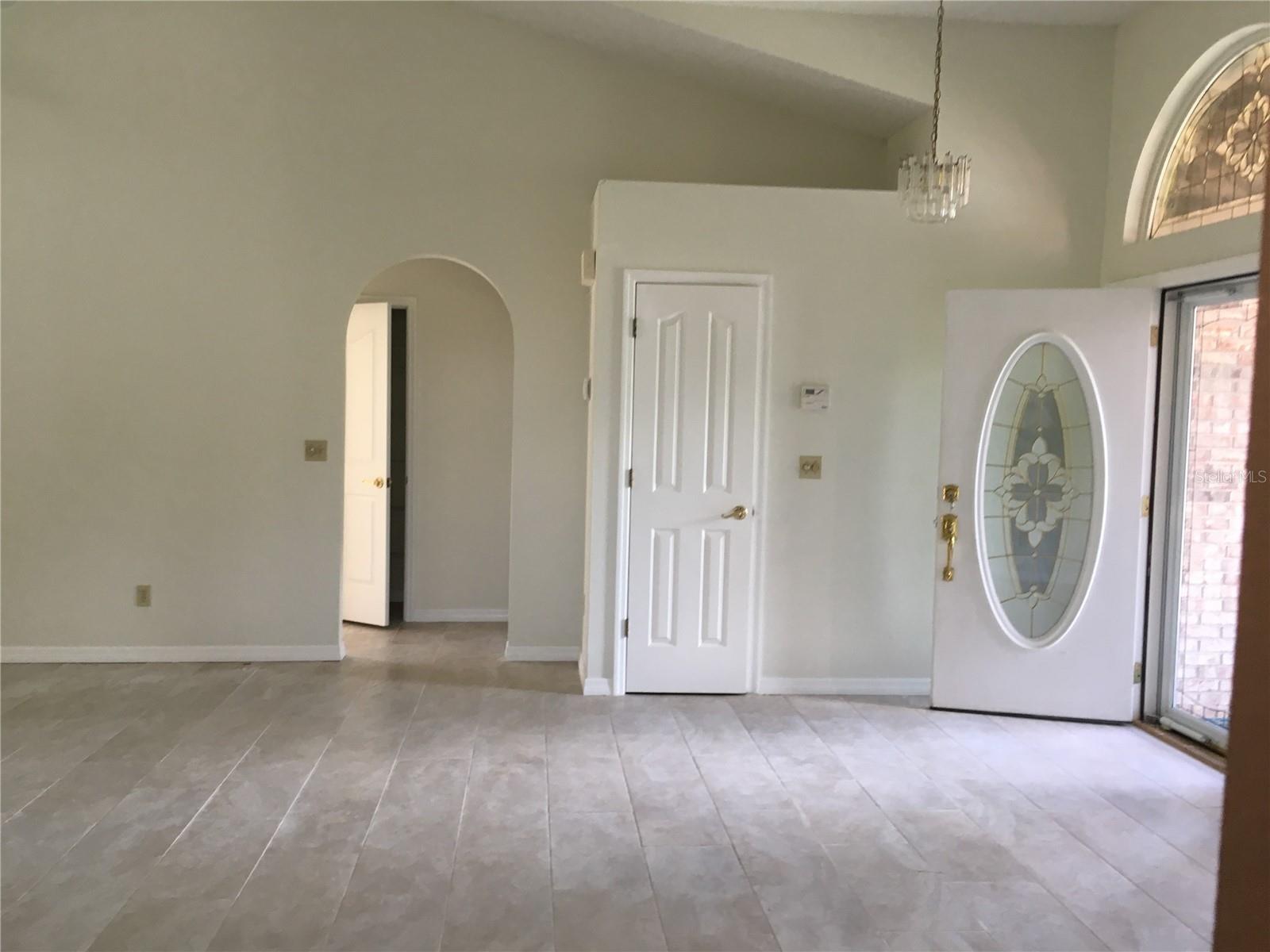 DELTONA LAKES UNIT 09 - Residential Lease