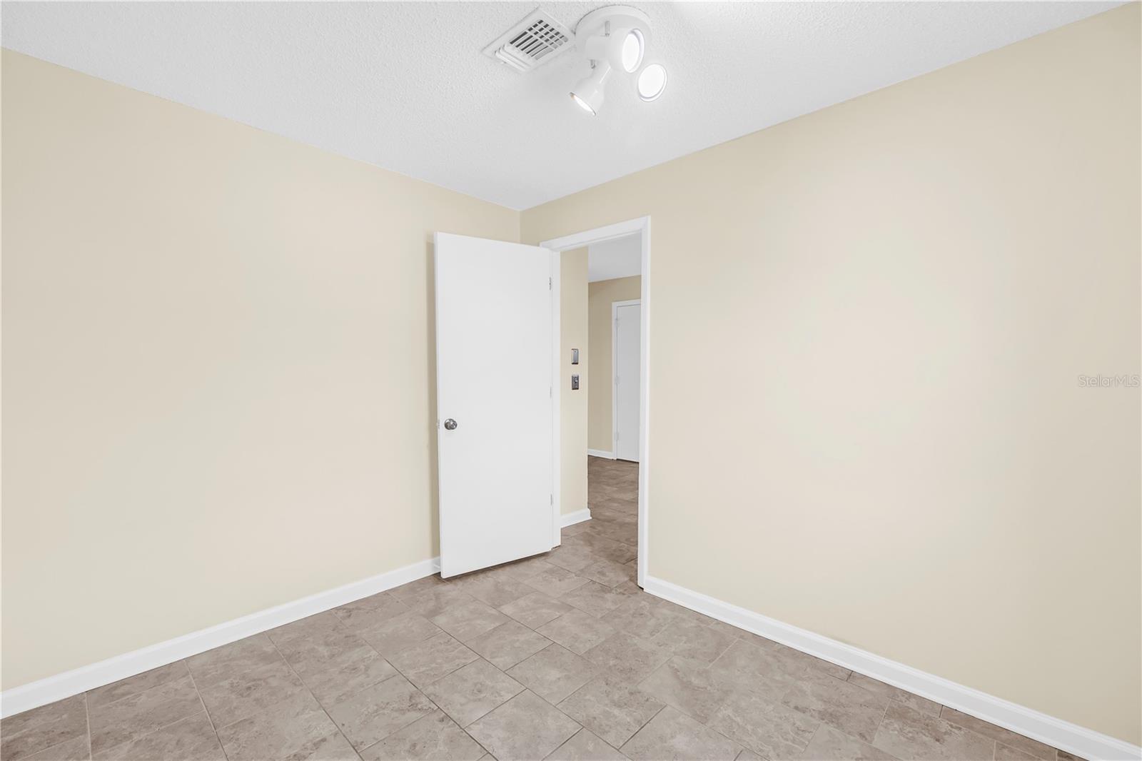 SWEETWATER TWNHM CONDO PH3 - Residential