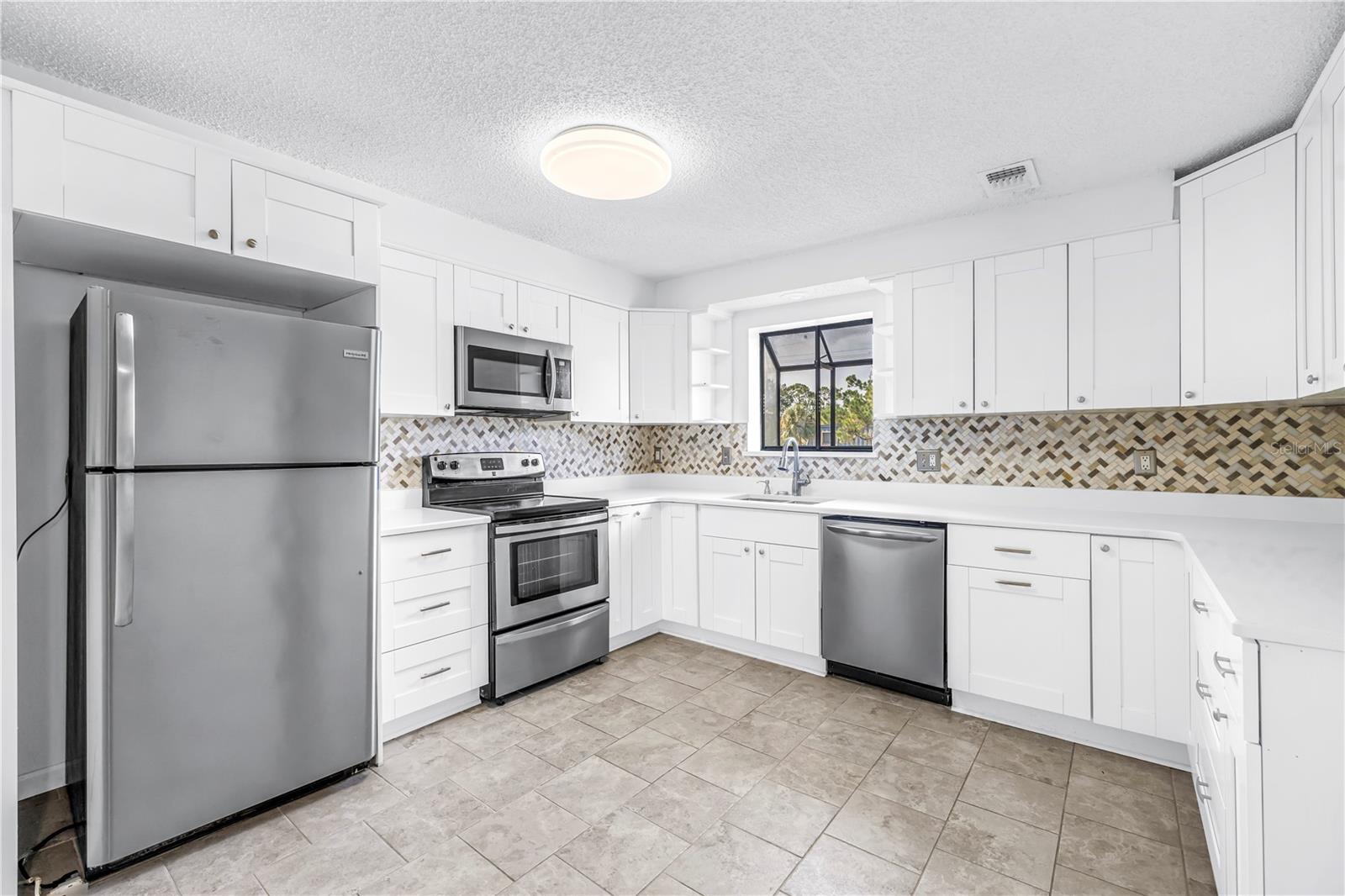 SWEETWATER TWNHM CONDO PH3 - Residential