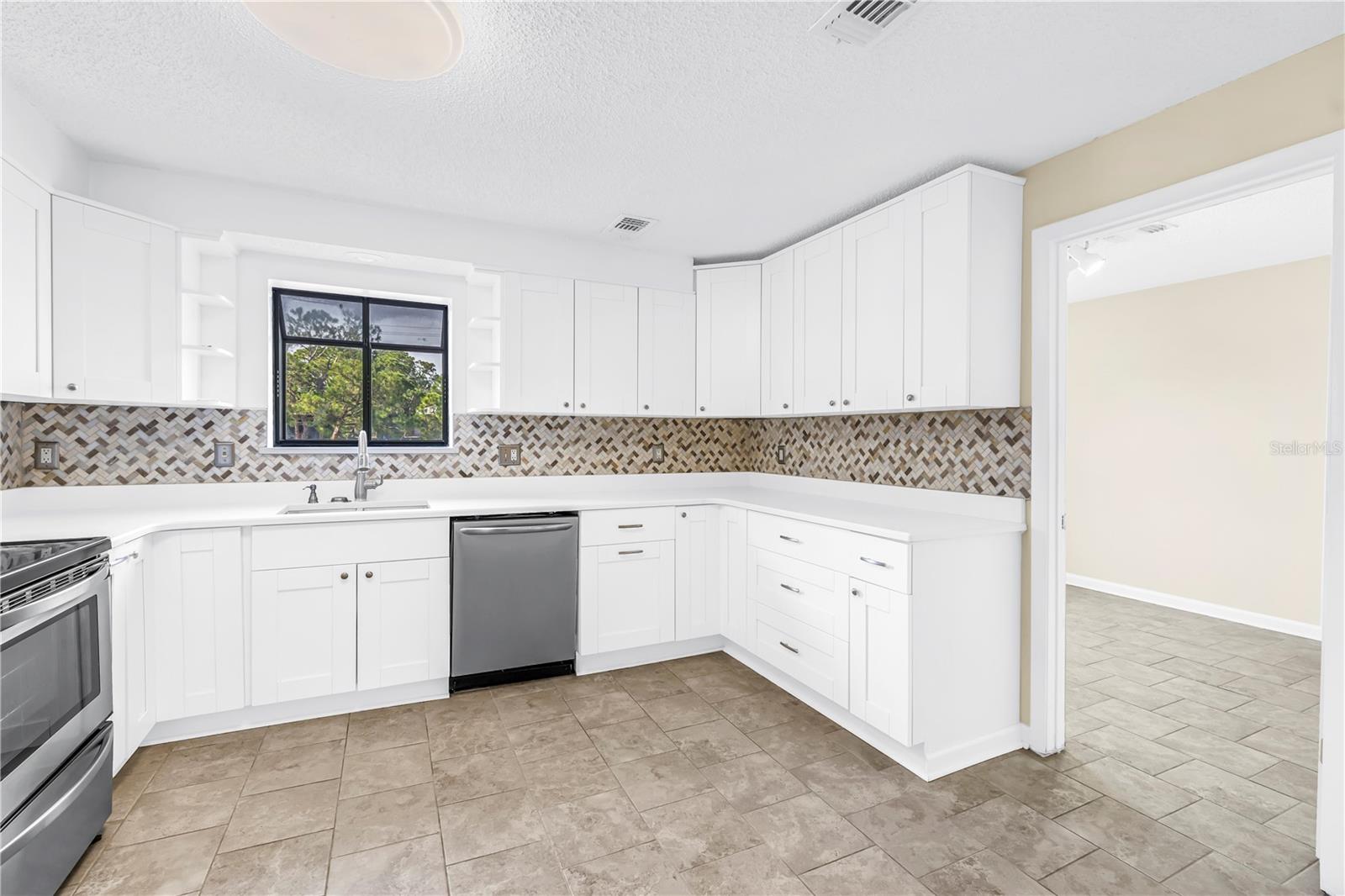 SWEETWATER TWNHM CONDO PH3 - Residential