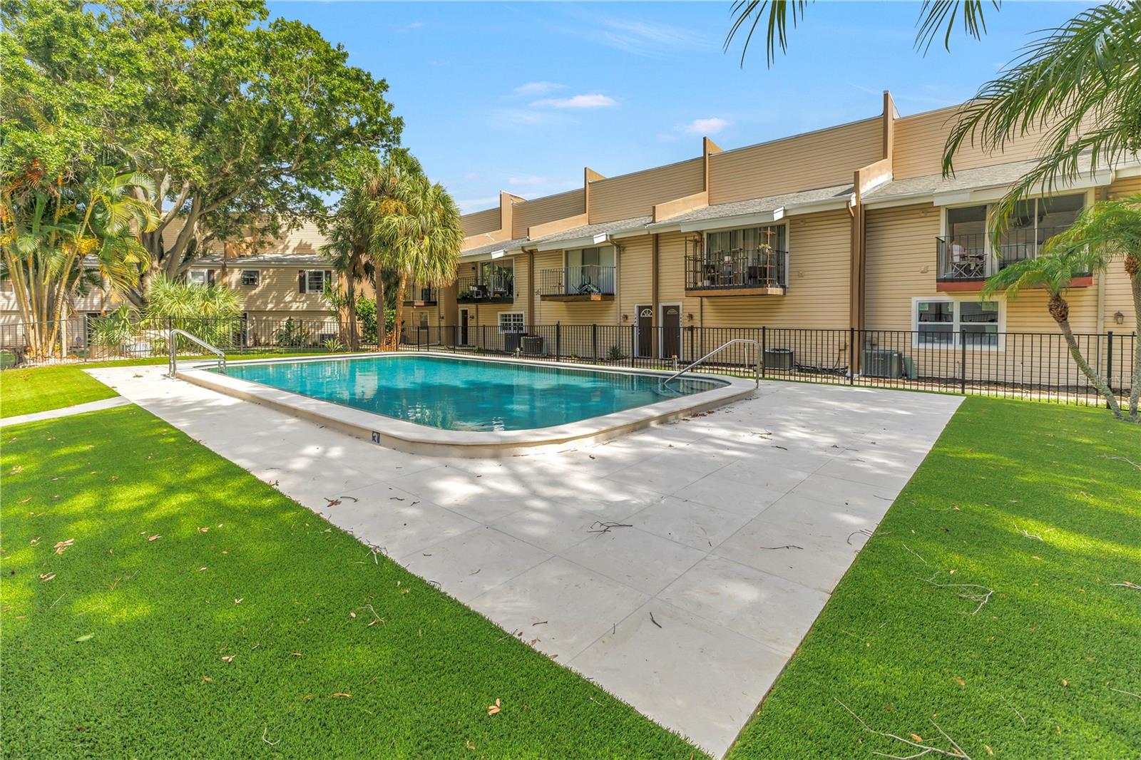 SWEETWATER TWNHM CONDO PH3 - Residential