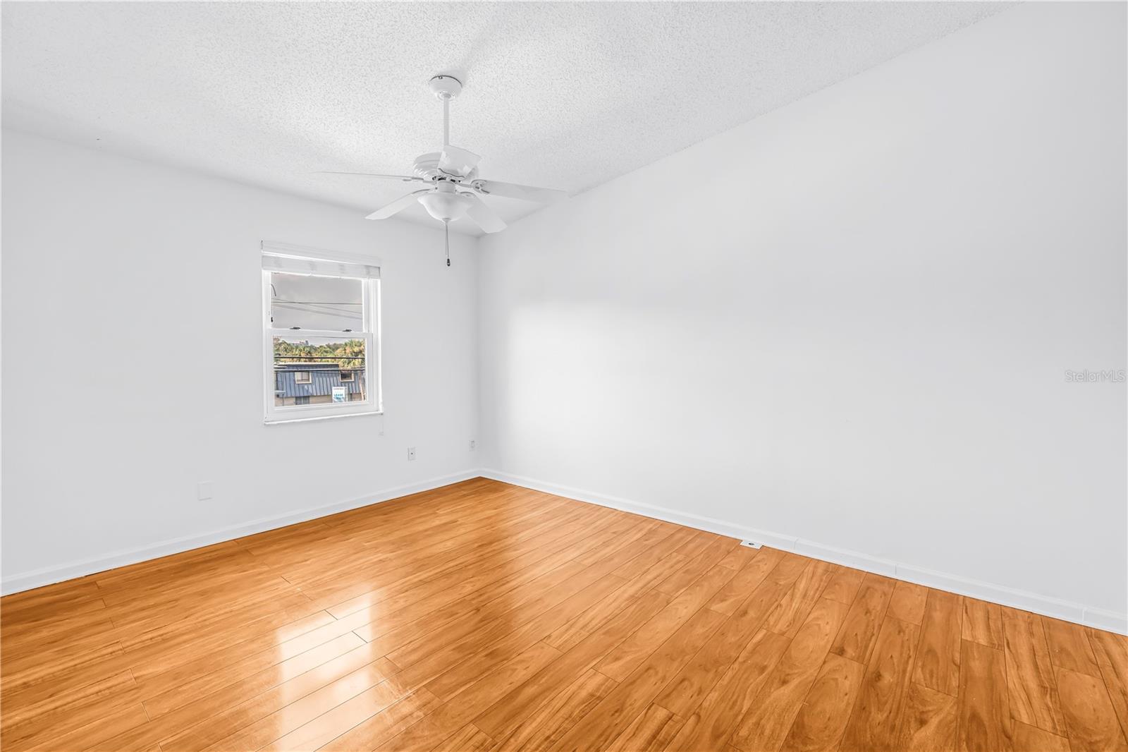 SWEETWATER TWNHM CONDO PH3 - Residential