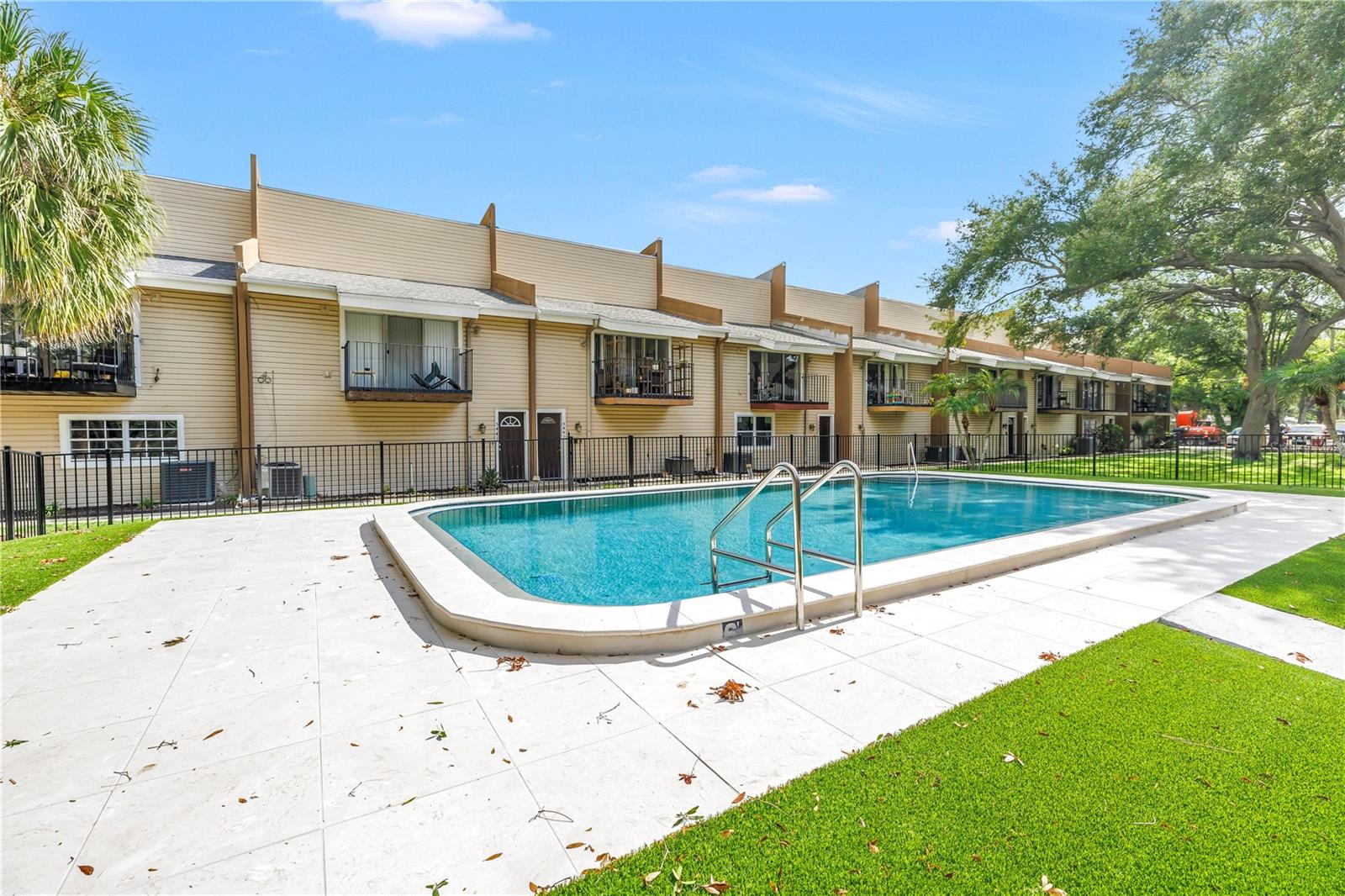 SWEETWATER TWNHM CONDO PH3 - Residential