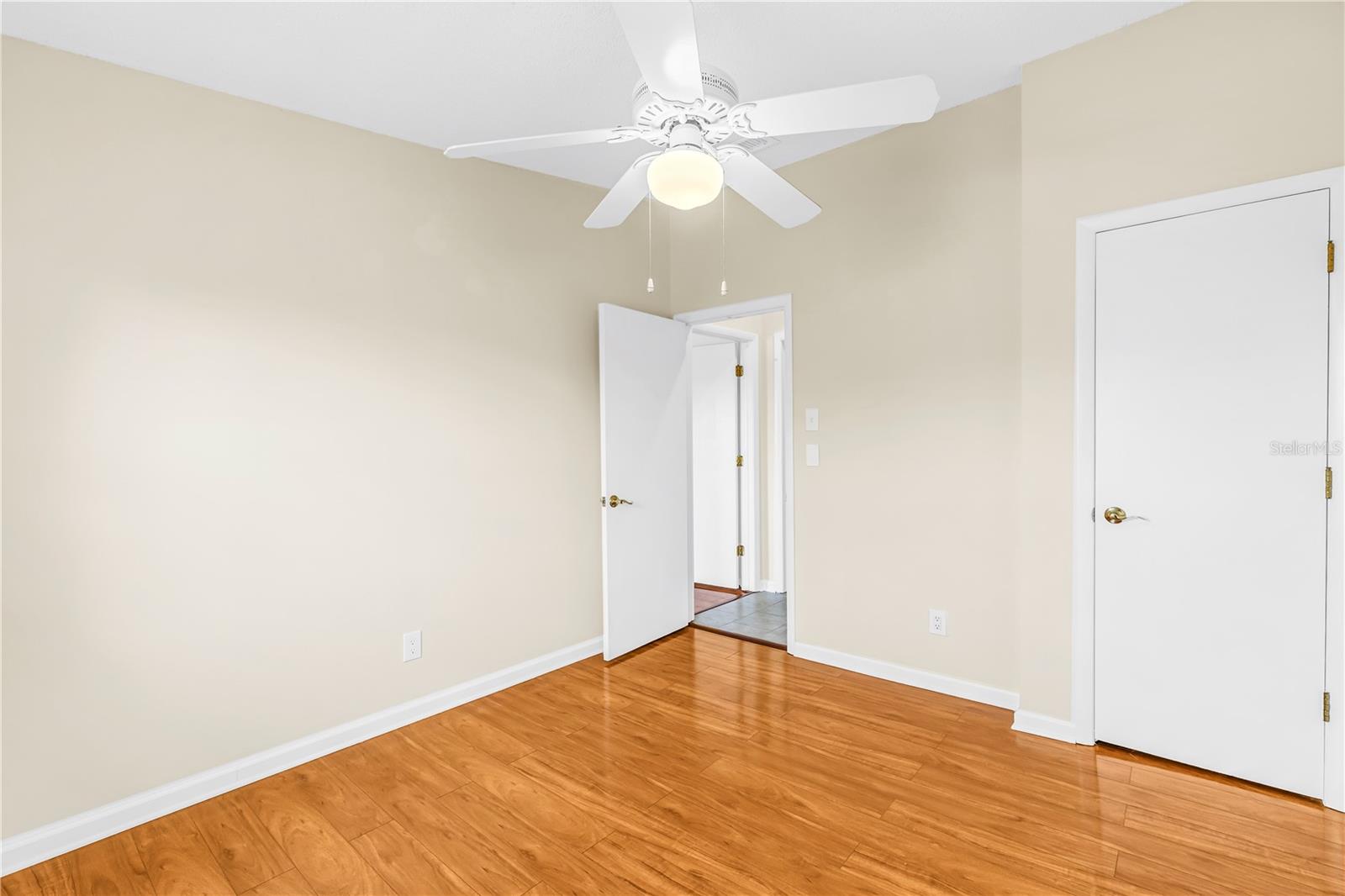 SWEETWATER TWNHM CONDO PH3 - Residential