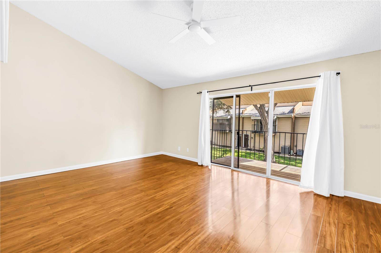SWEETWATER TWNHM CONDO PH3 - Residential