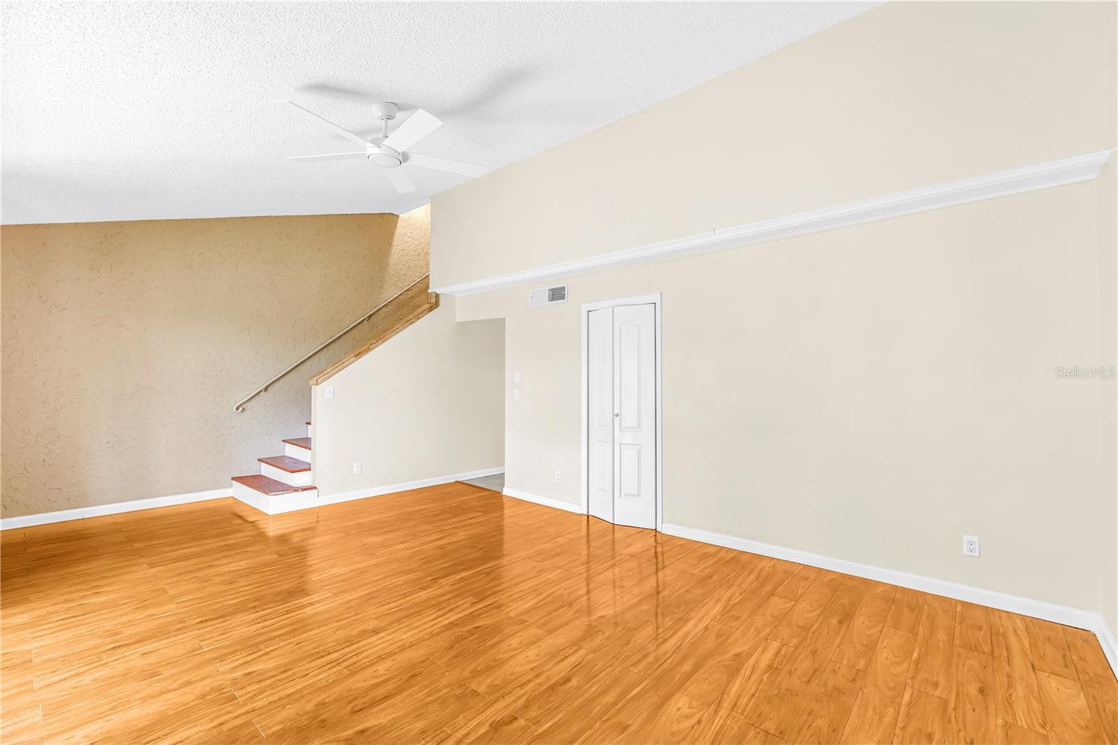 SWEETWATER TWNHM CONDO PH3 - Residential