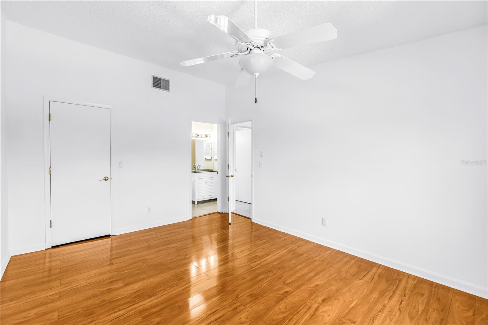SWEETWATER TWNHM CONDO PH3 - Residential