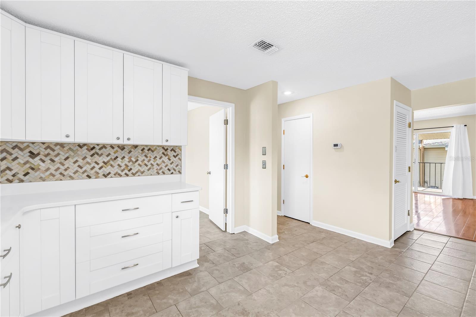 SWEETWATER TWNHM CONDO PH3 - Residential