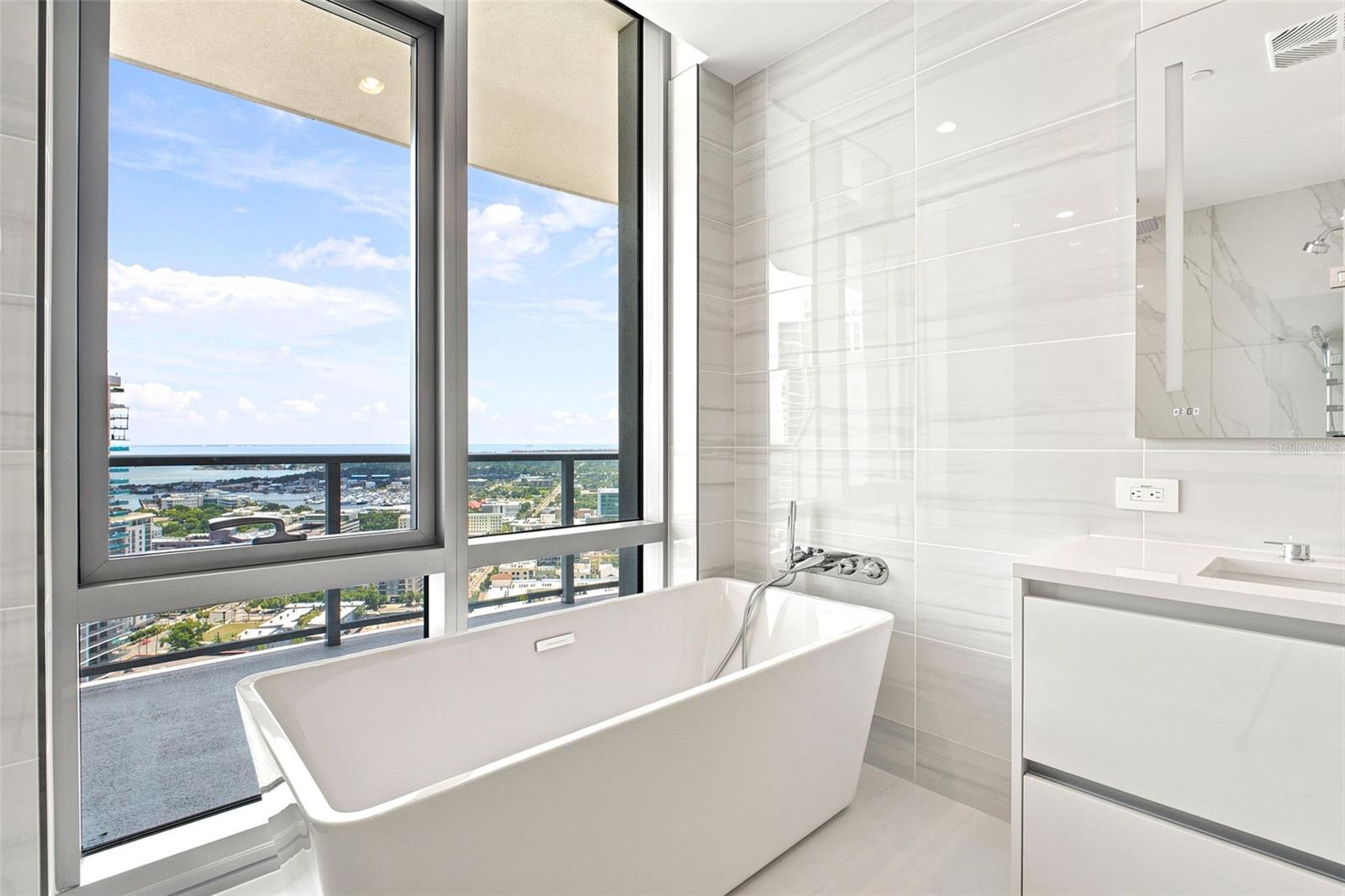400 CENTRAL - Residential