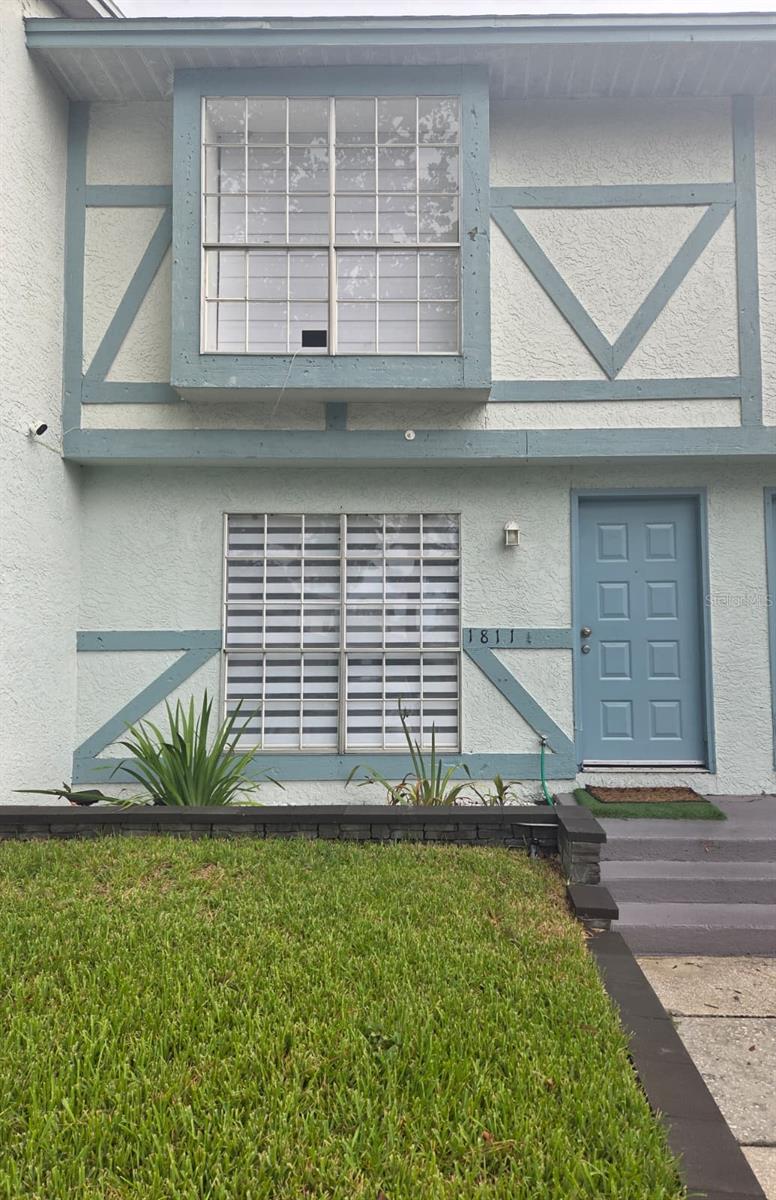 **Townhome for Rent – 1811 Bentley Blvd, Kissimmee, FL 34741**

Two-story townhome featuring **2 bedrooms and 1.5 bathrooms**. Both bedrooms and the full bathroom are located on the second floor. The first floor includes the living area, kitchen, dining area, and a half bathroom.

The property is **unfurnished**.

**Rent includes:**

* Lawn maintenance
* Trash service
* HOA fees

Located near shopping centers, restaurants, schools, and major roadways.

Contact the listing agent for additional information or to schedule a showing.