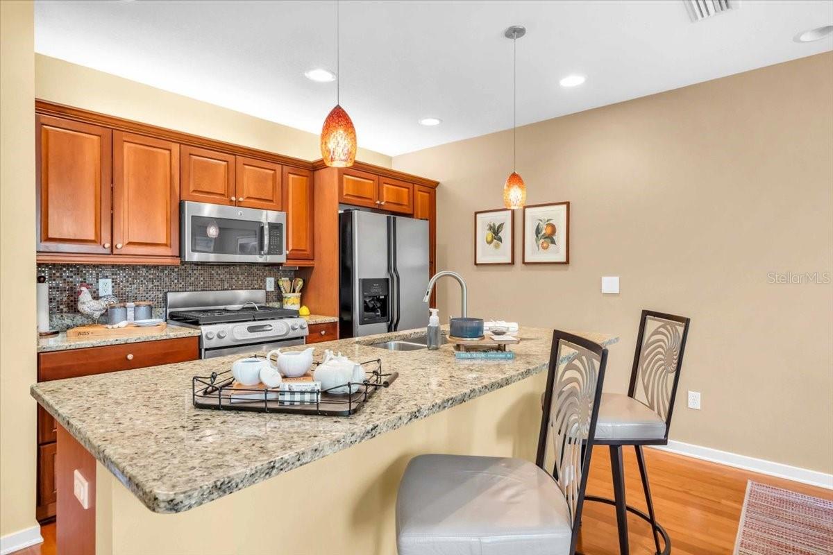 THE VILLAS ON LAUREL - Residential