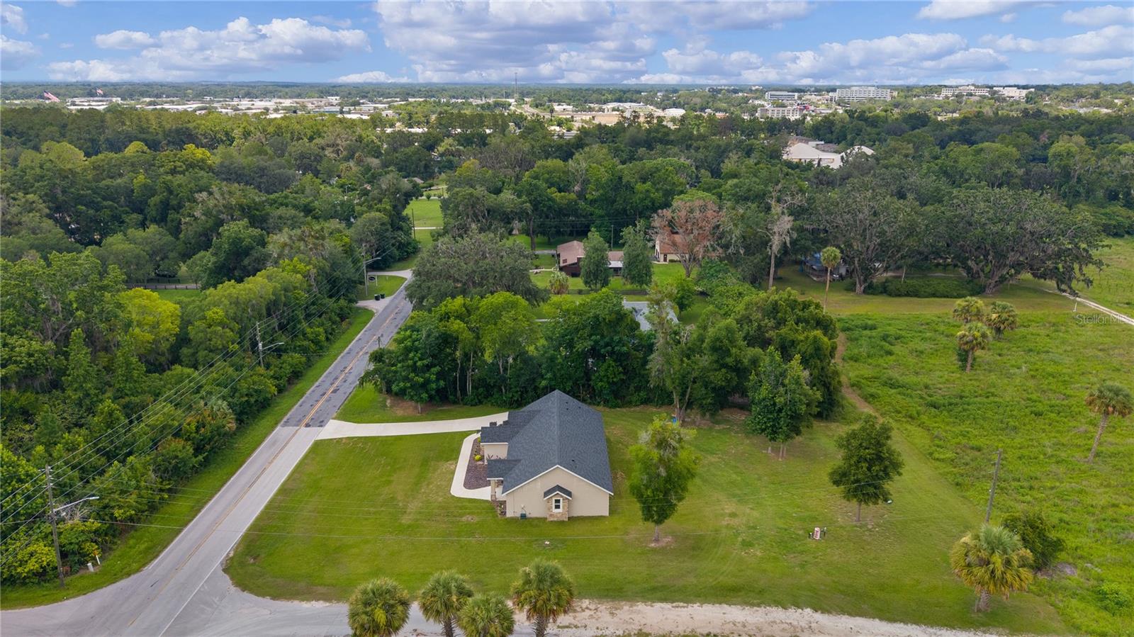 LAKE LOUISE ESTATE - Residential