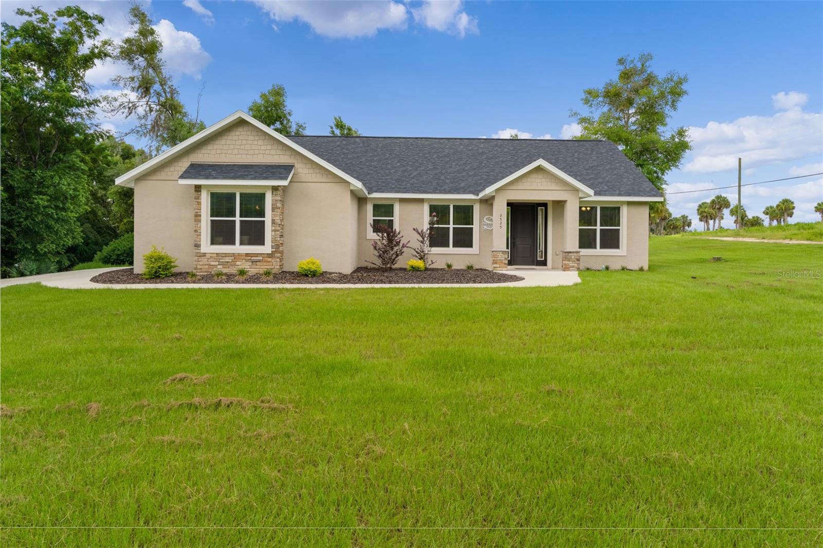 LAKE LOUISE ESTATE - Residential