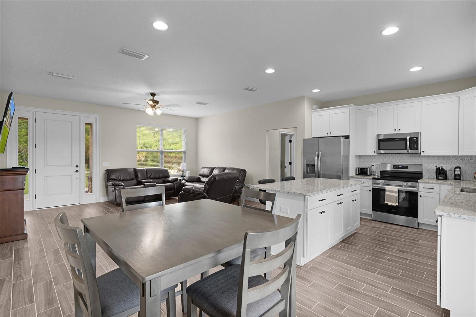 LAKE LOUISE ESTATE - Residential