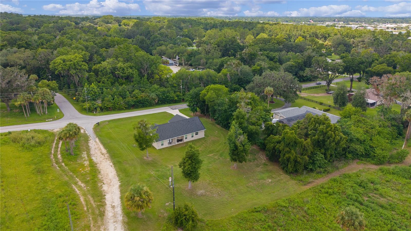 LAKE LOUISE ESTATE - Residential