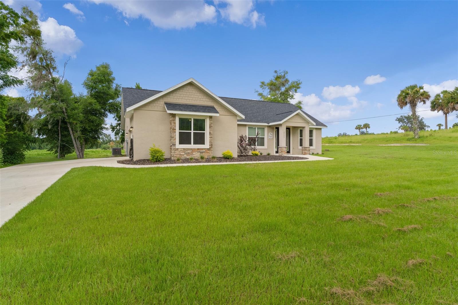 LAKE LOUISE ESTATE - Residential