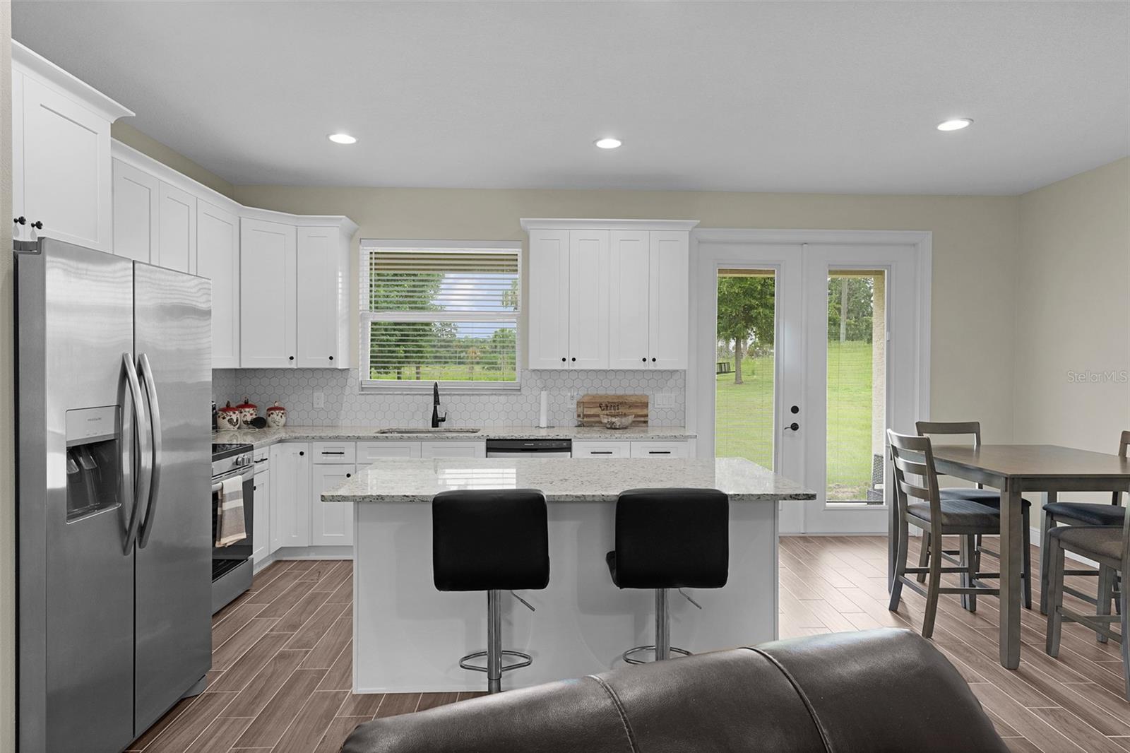 LAKE LOUISE ESTATE - Residential